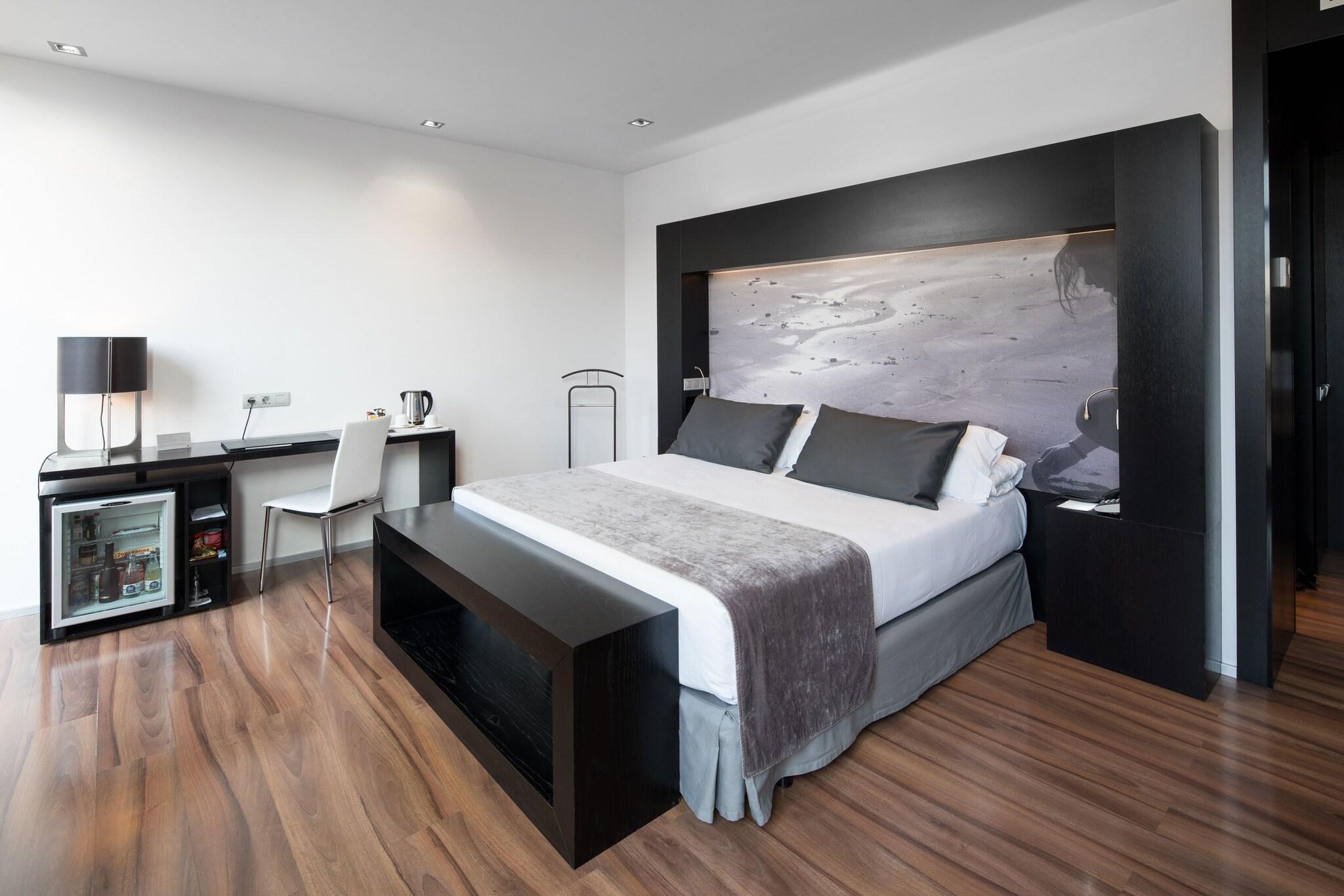 Double Single with Private Pool