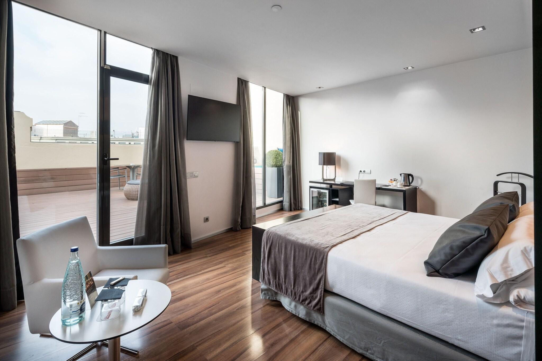 Double Single with Private Pool