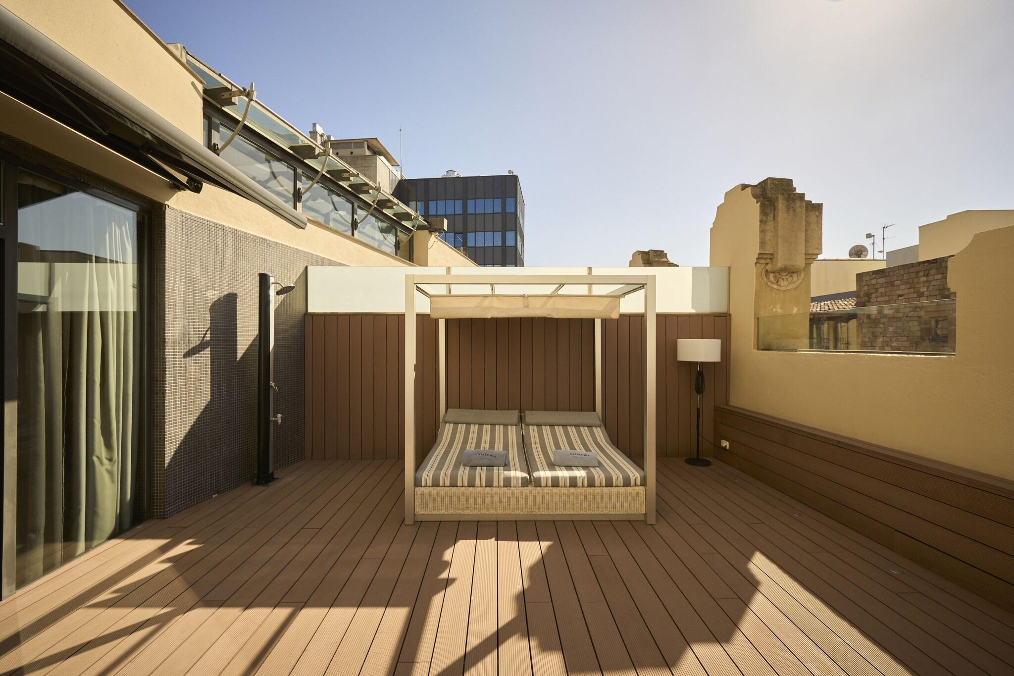 Double Single with Private Pool