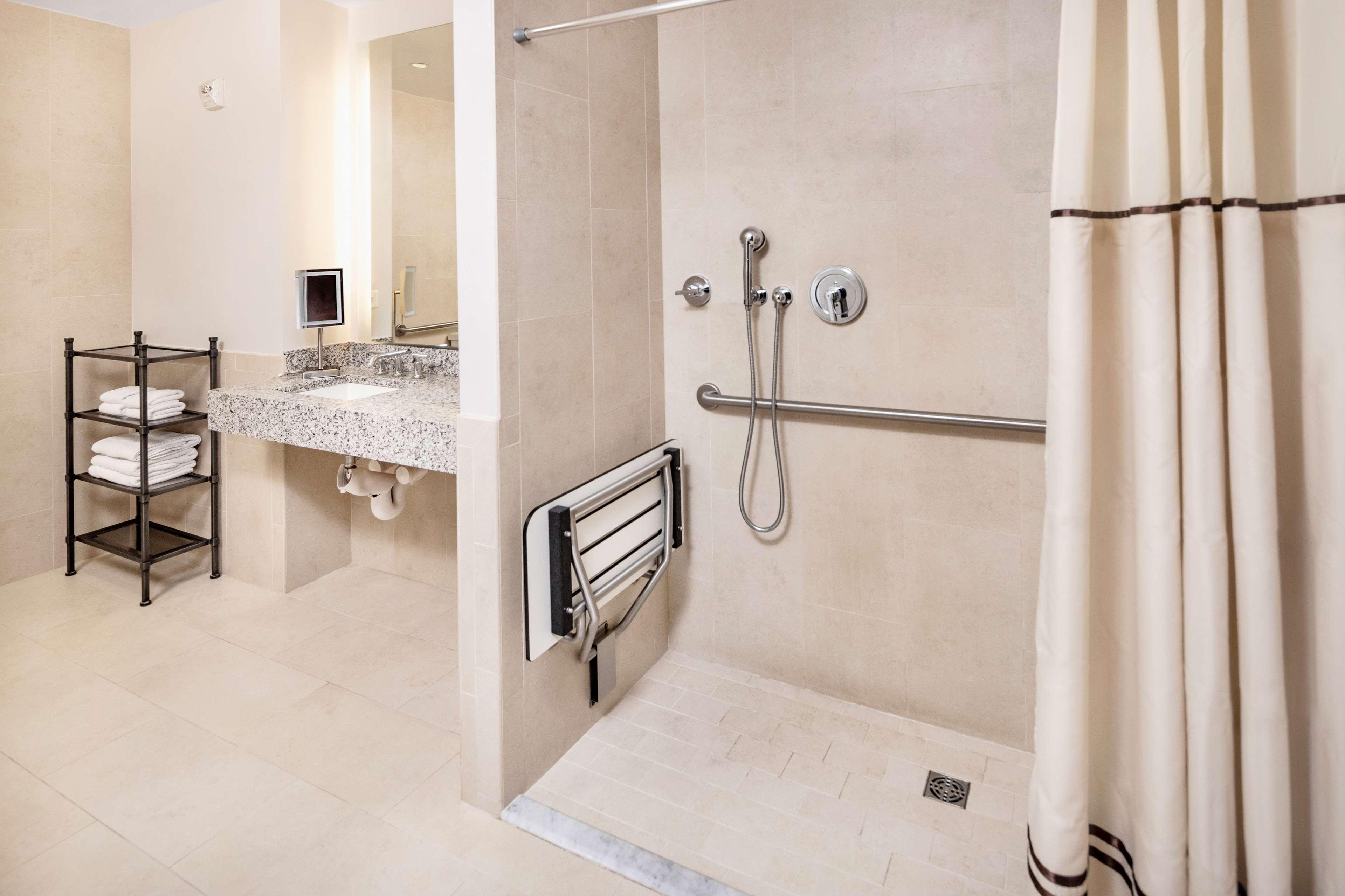 Double King Bed One Bedroom 