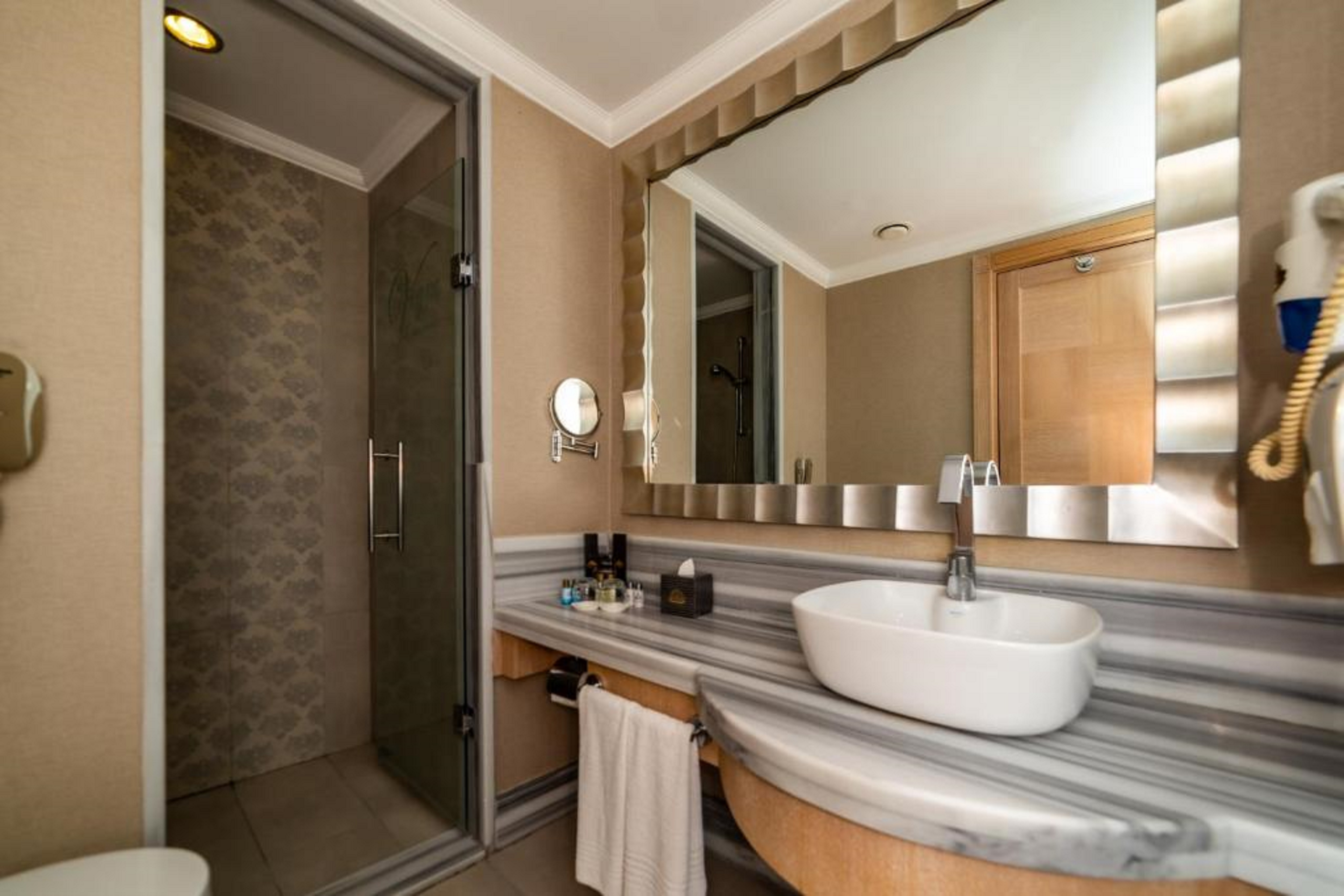 Double Superior Land View