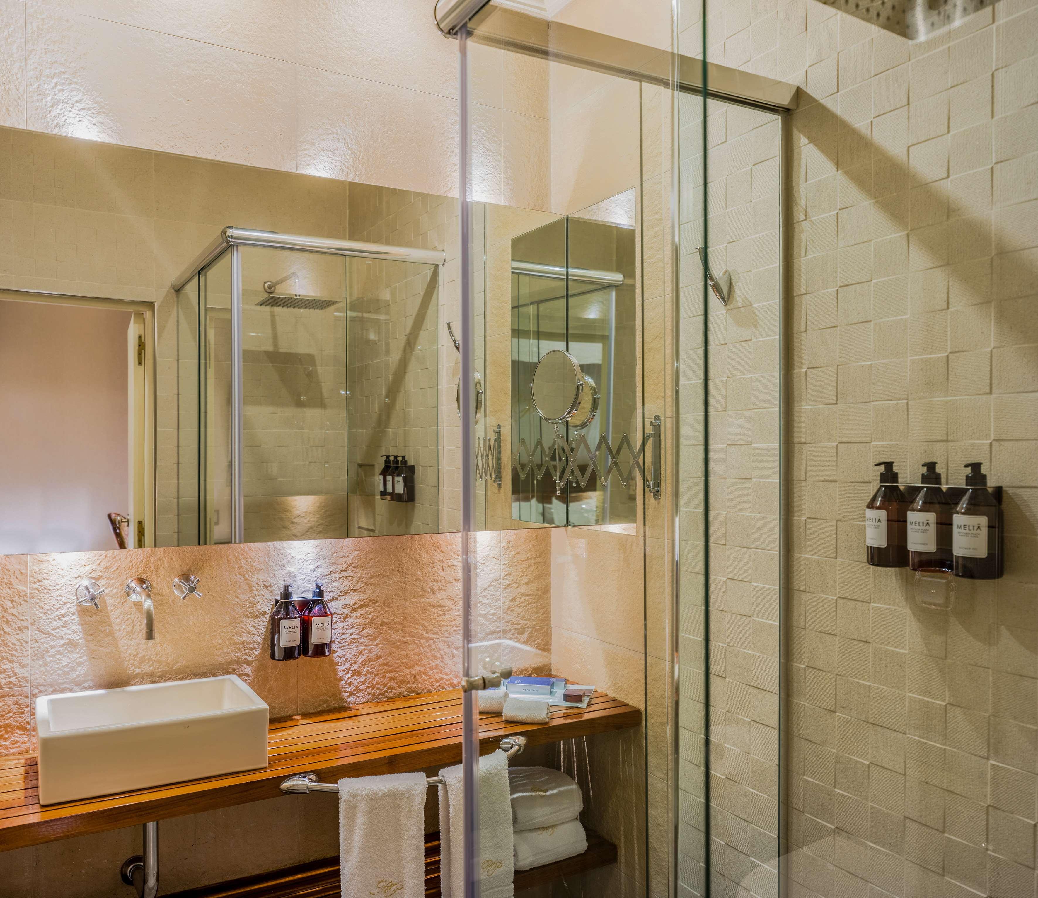 Double Deluxe King Bed