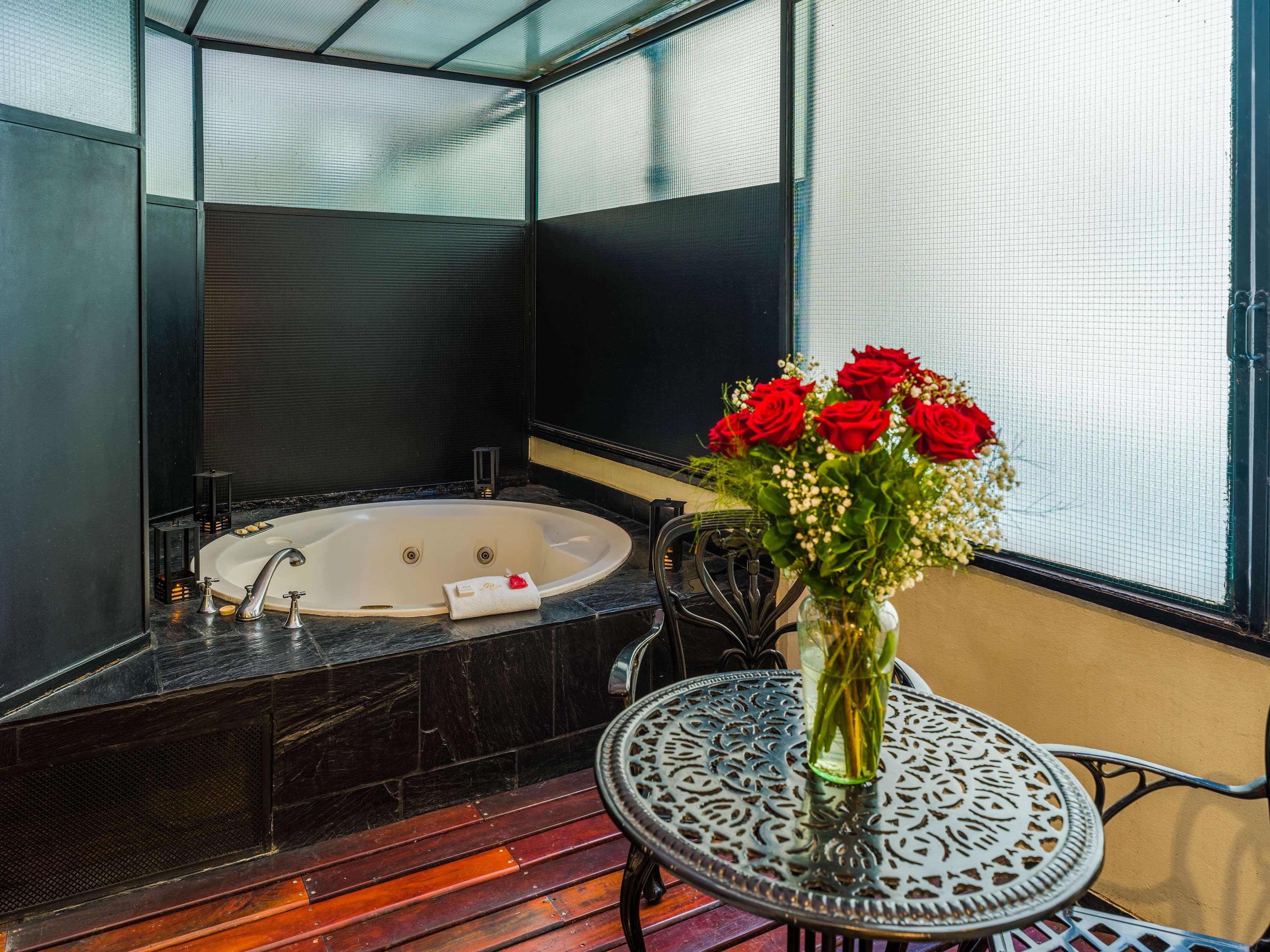 Double Deluxe King Bed