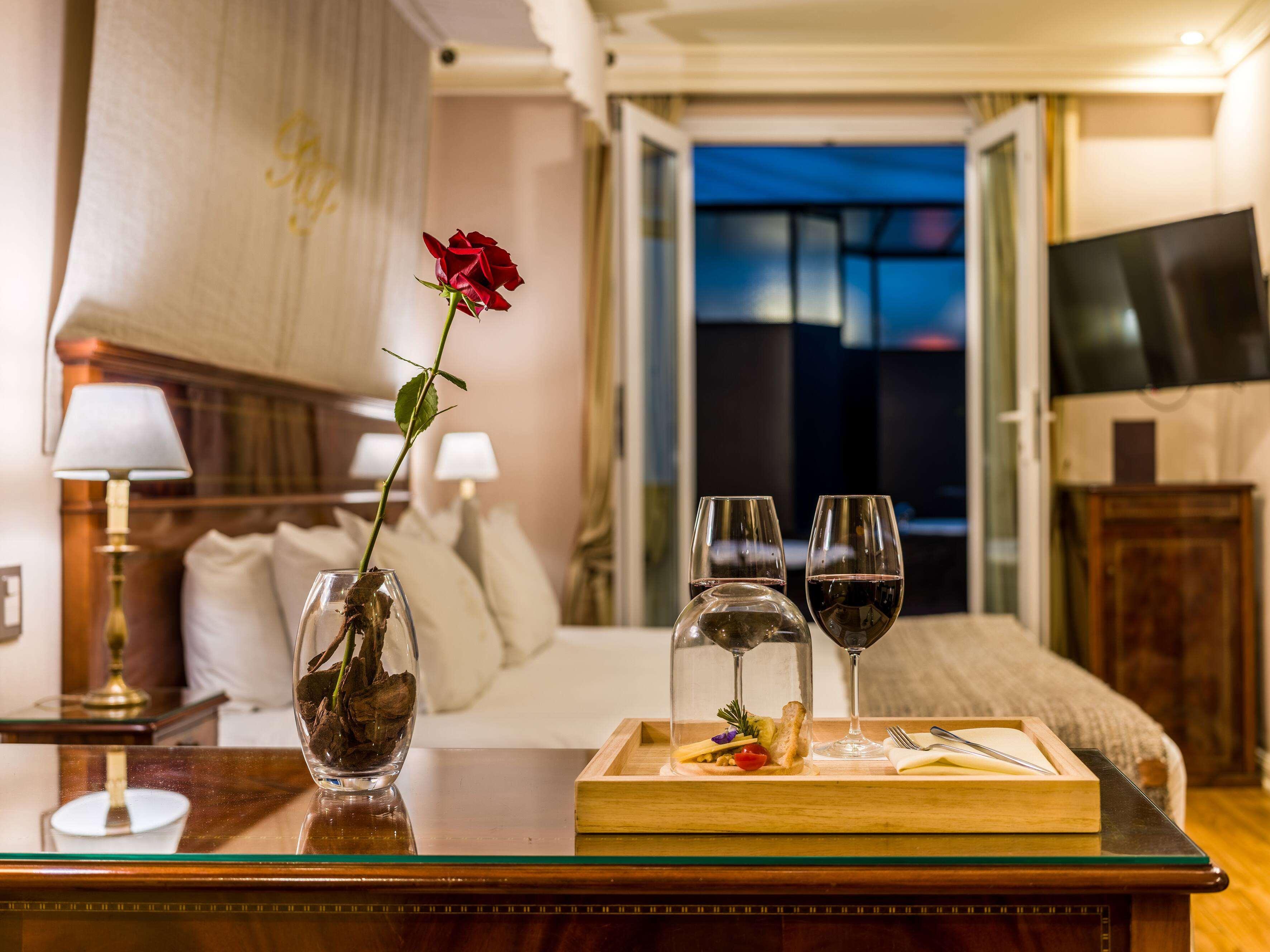 Double Deluxe King Bed