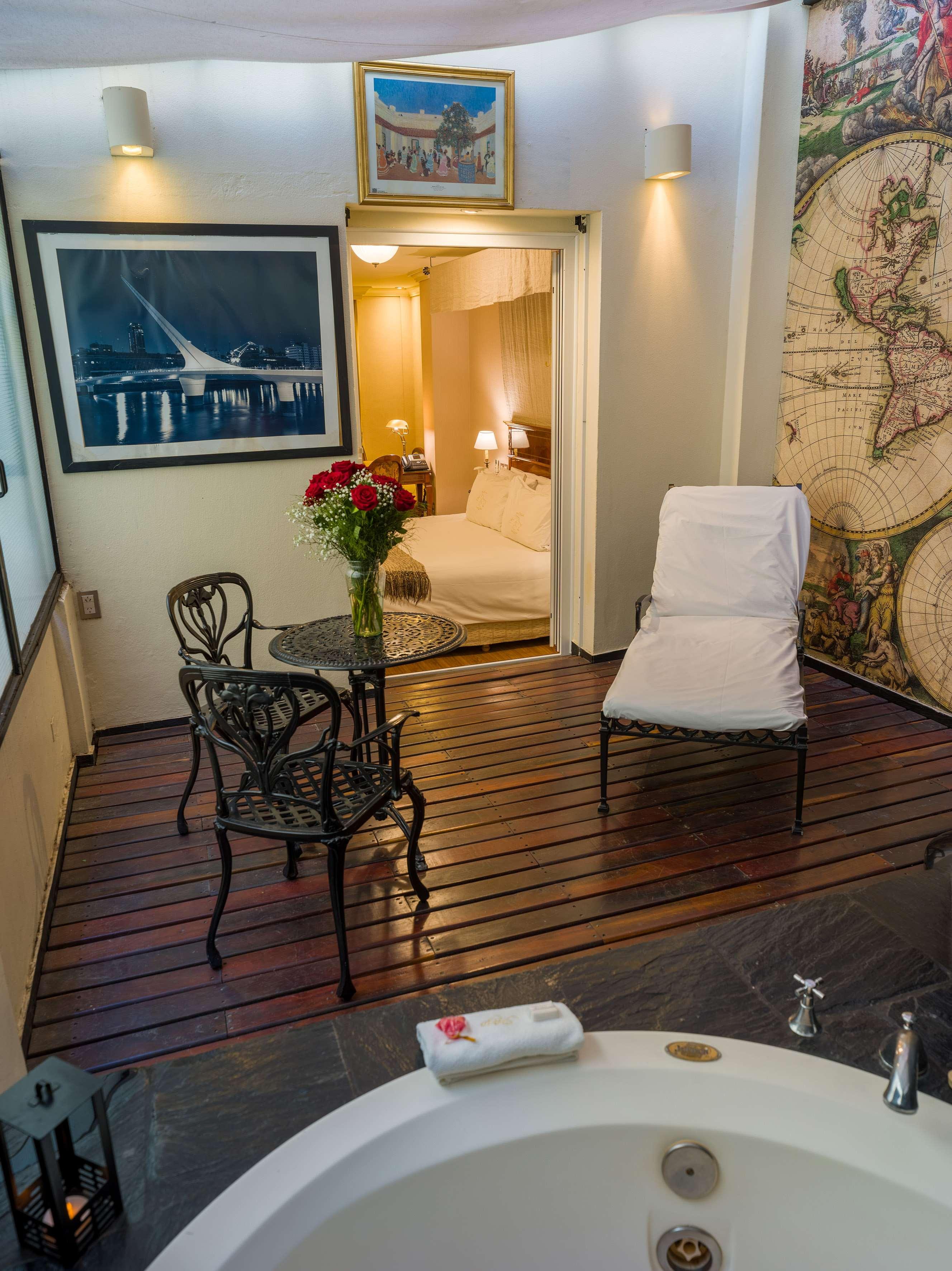 Double Deluxe King Bed