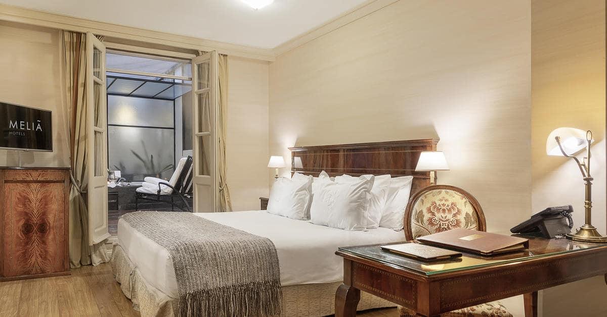 Double Deluxe King Bed