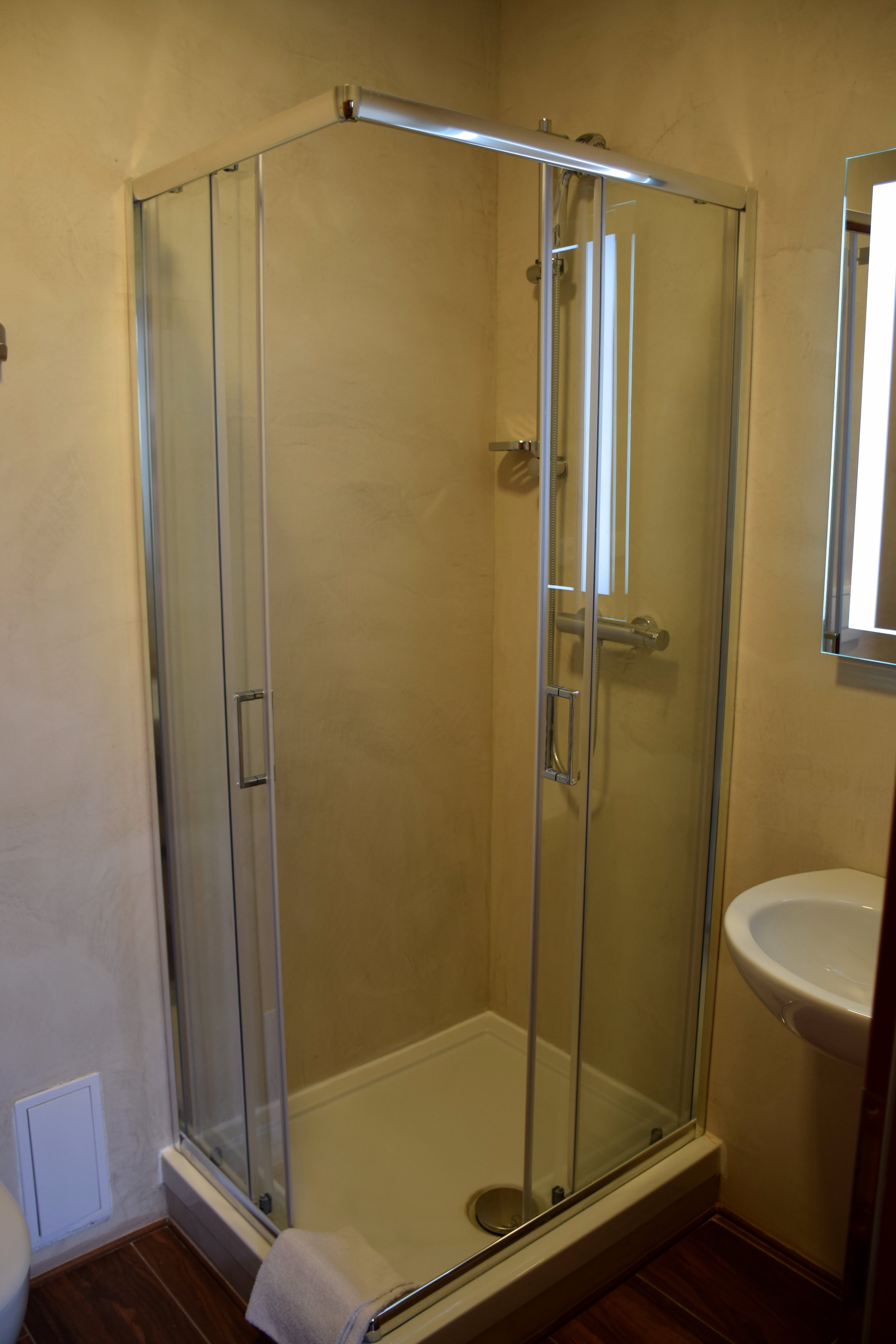 Double or Twin Standard