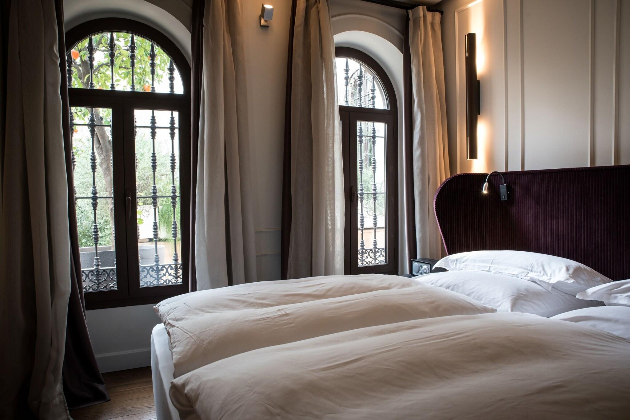 Double King Size Bed