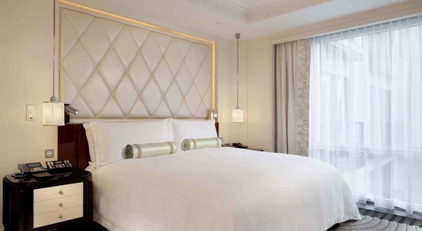 Double or Twin Deluxe