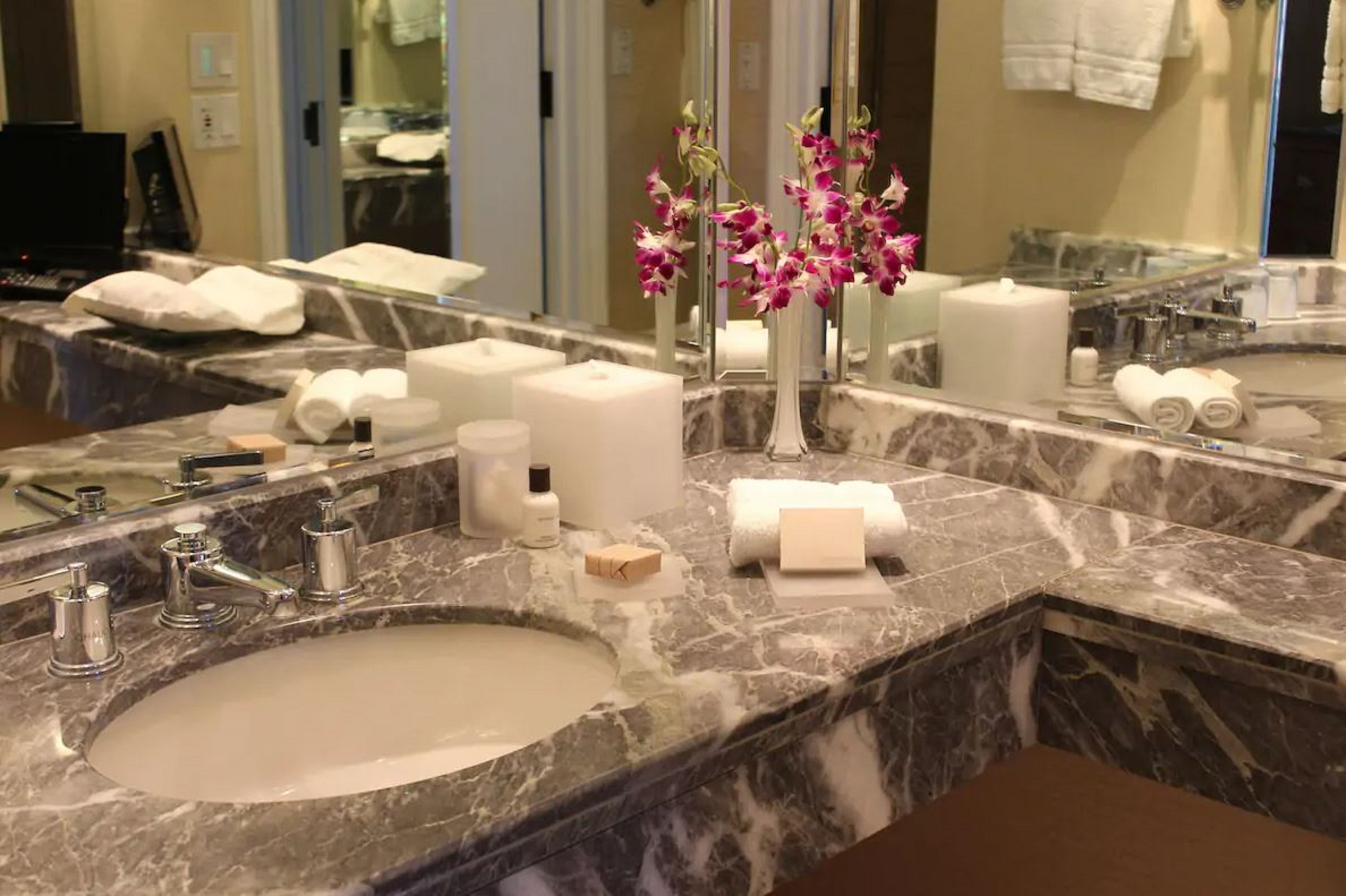 Double Deluxe King Bed