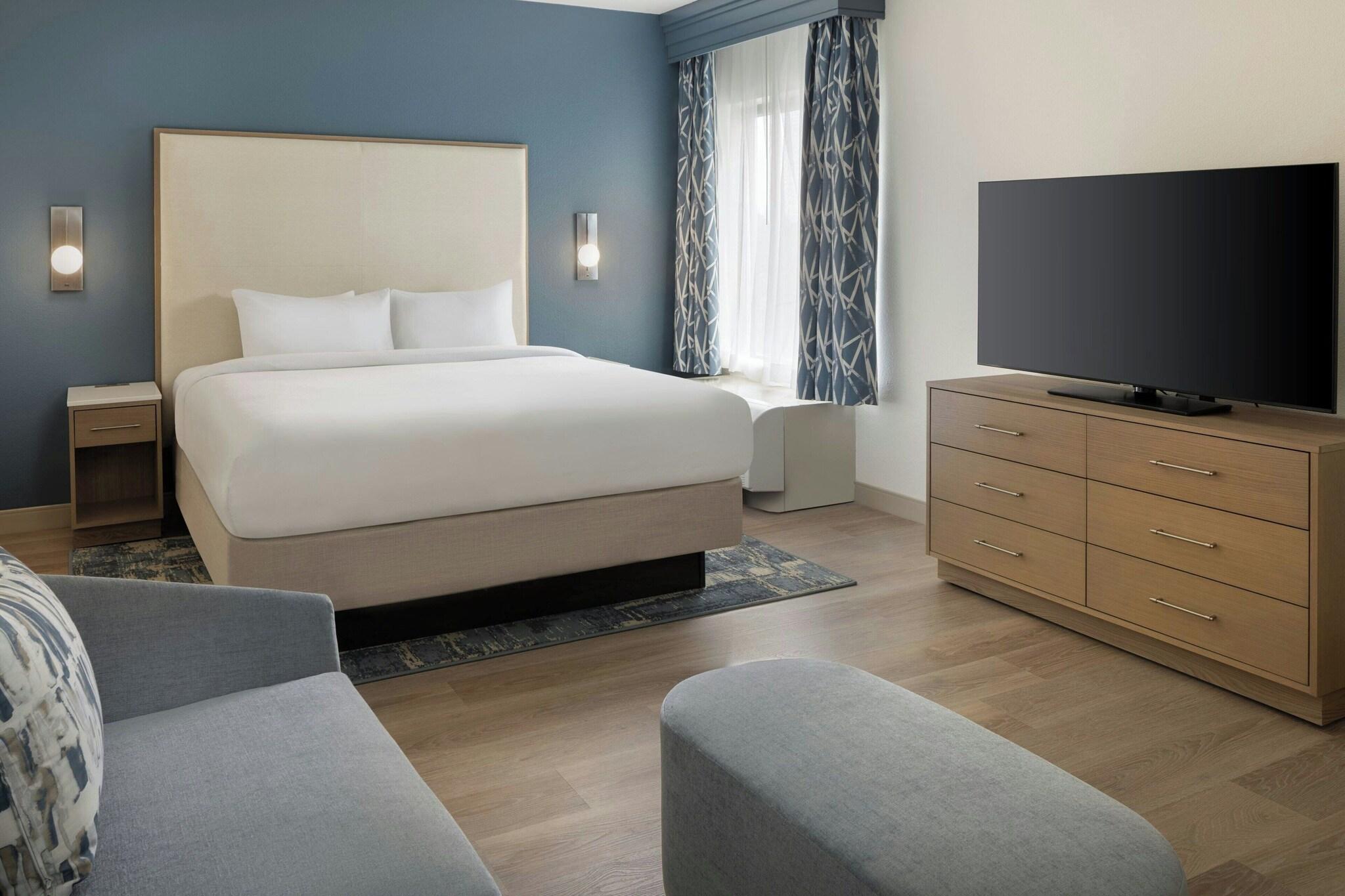 Suite King Size Bed