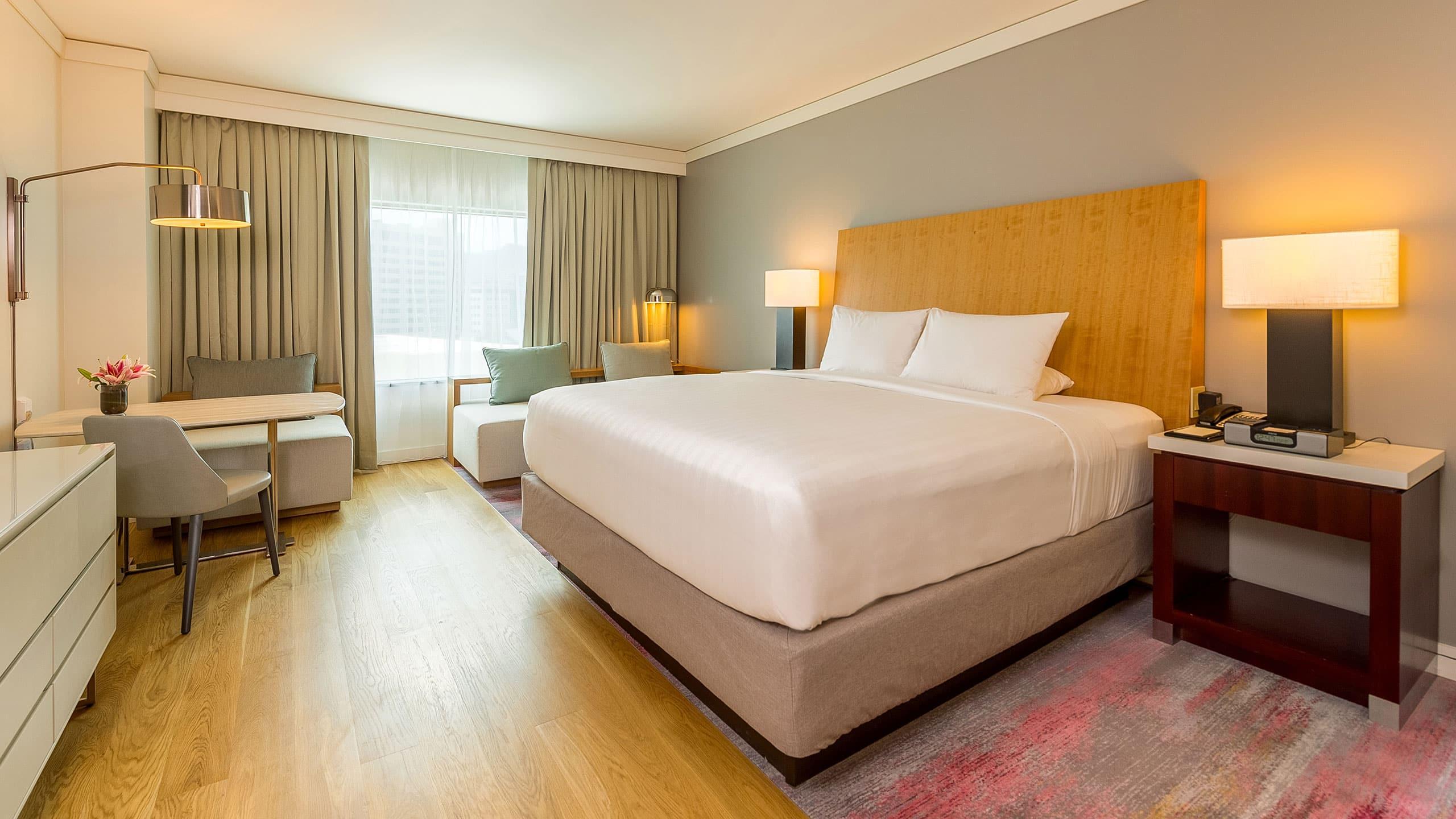 Double Club King Bed