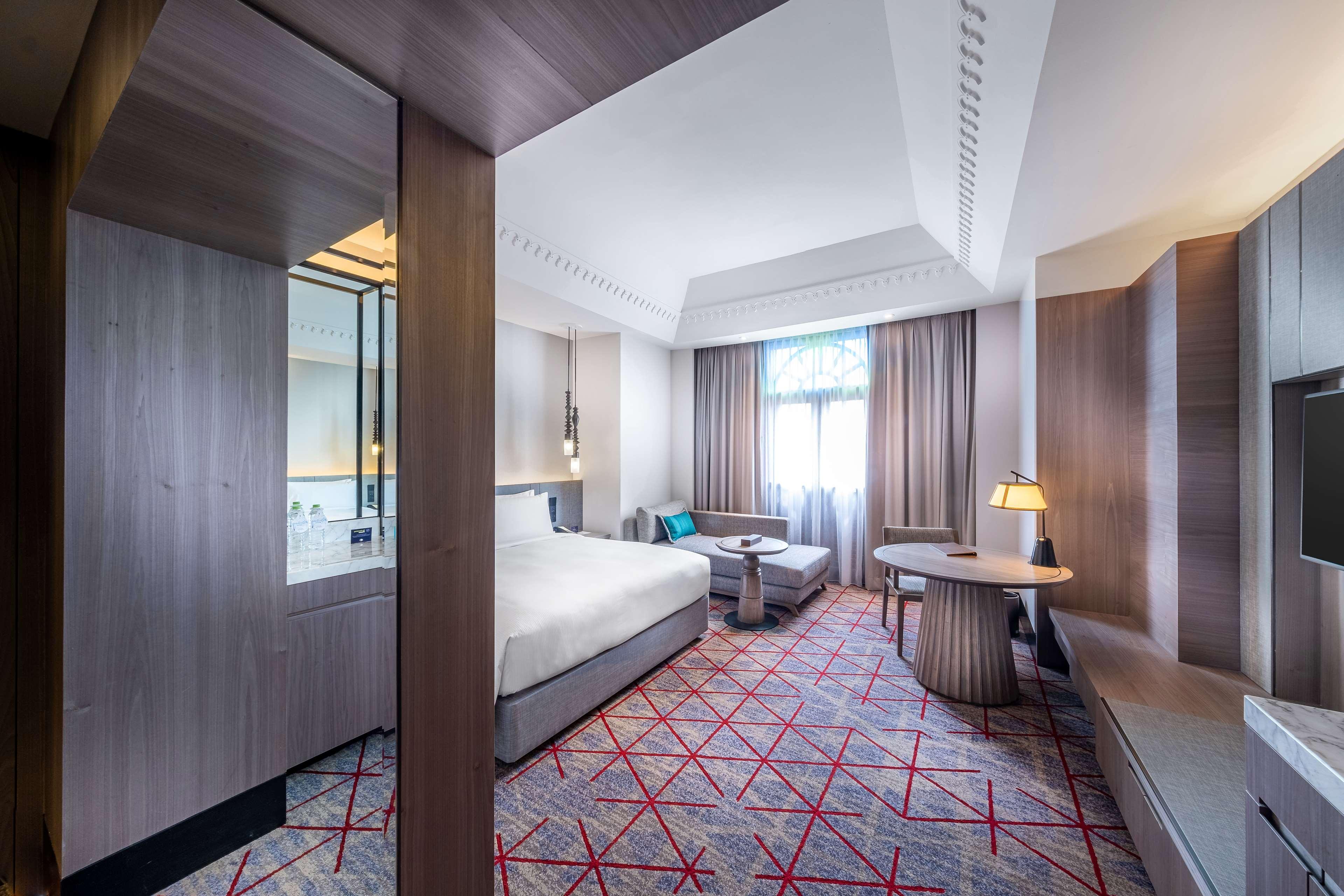 Double Guest Room King Bed