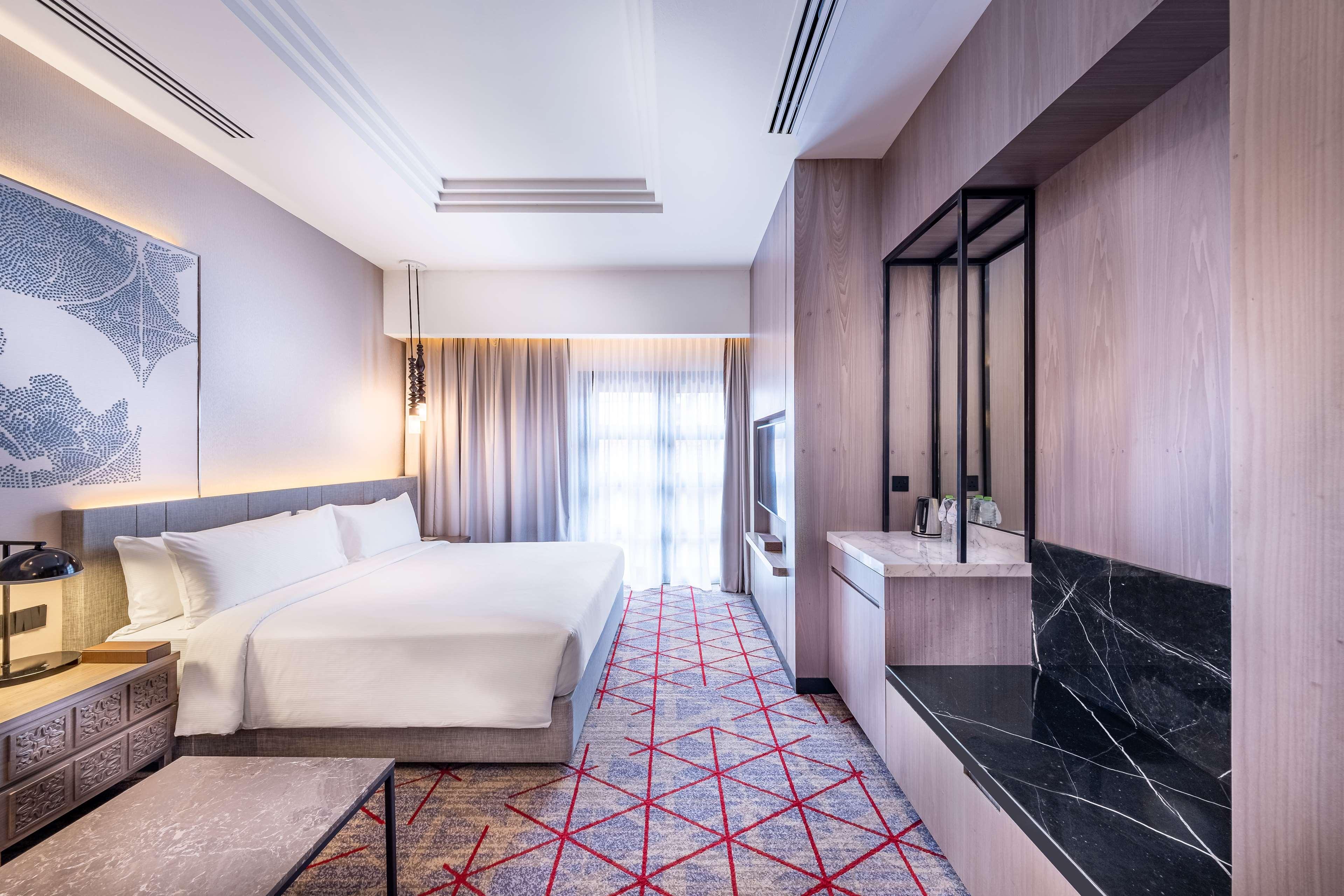 Double Deluxe King Bed