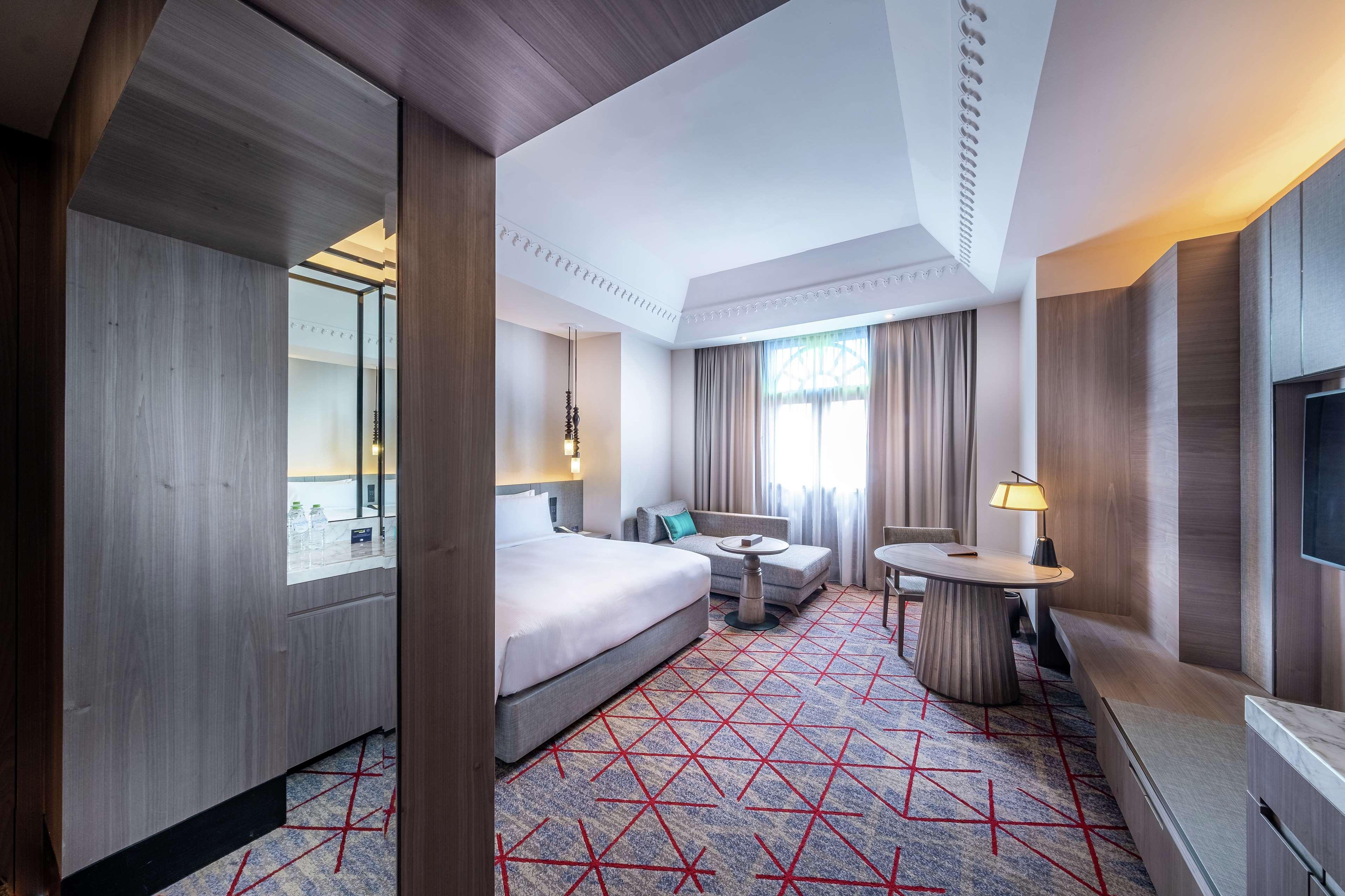 Double Guest Room King Bed