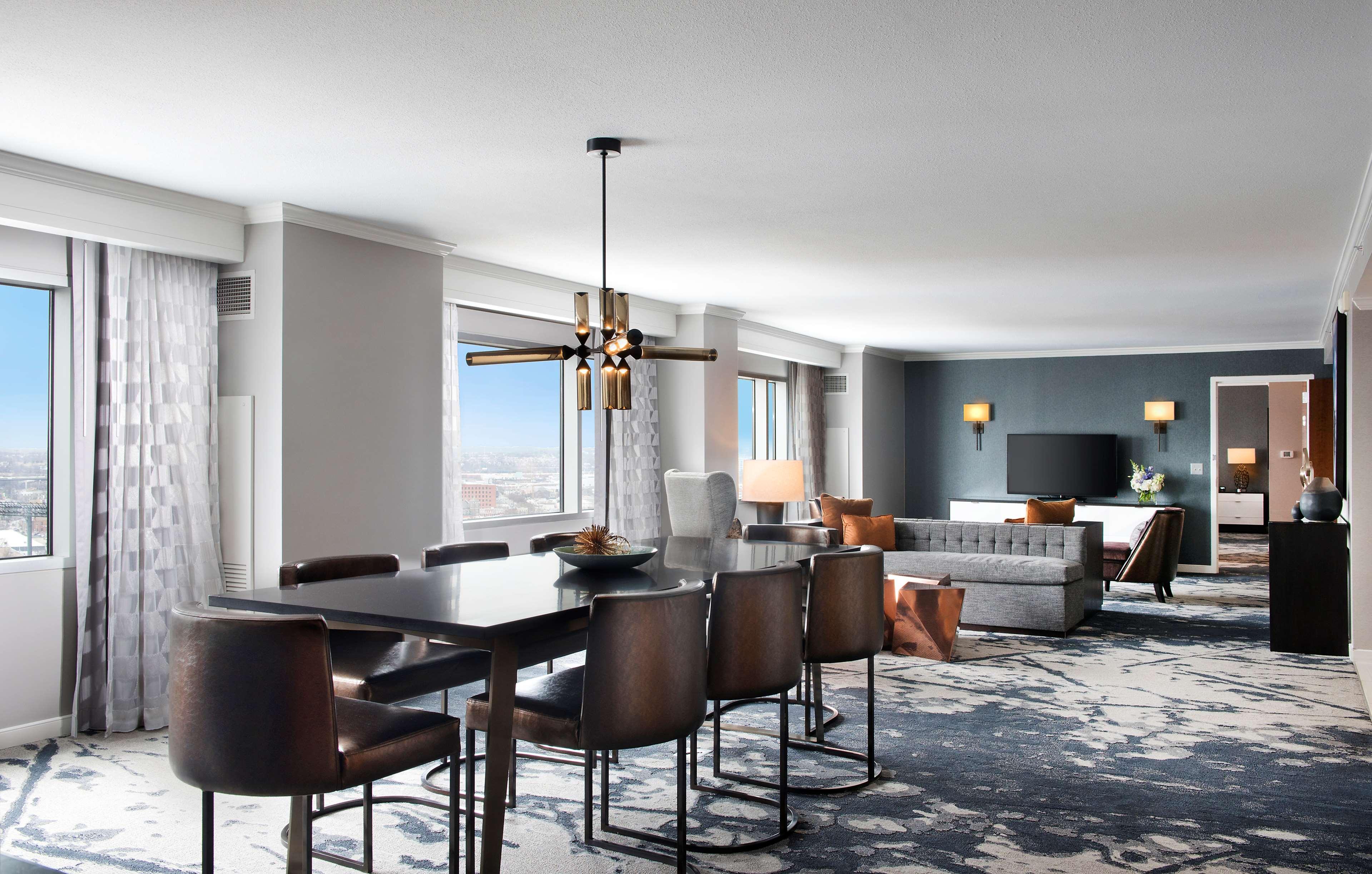 Room Presidential with Views