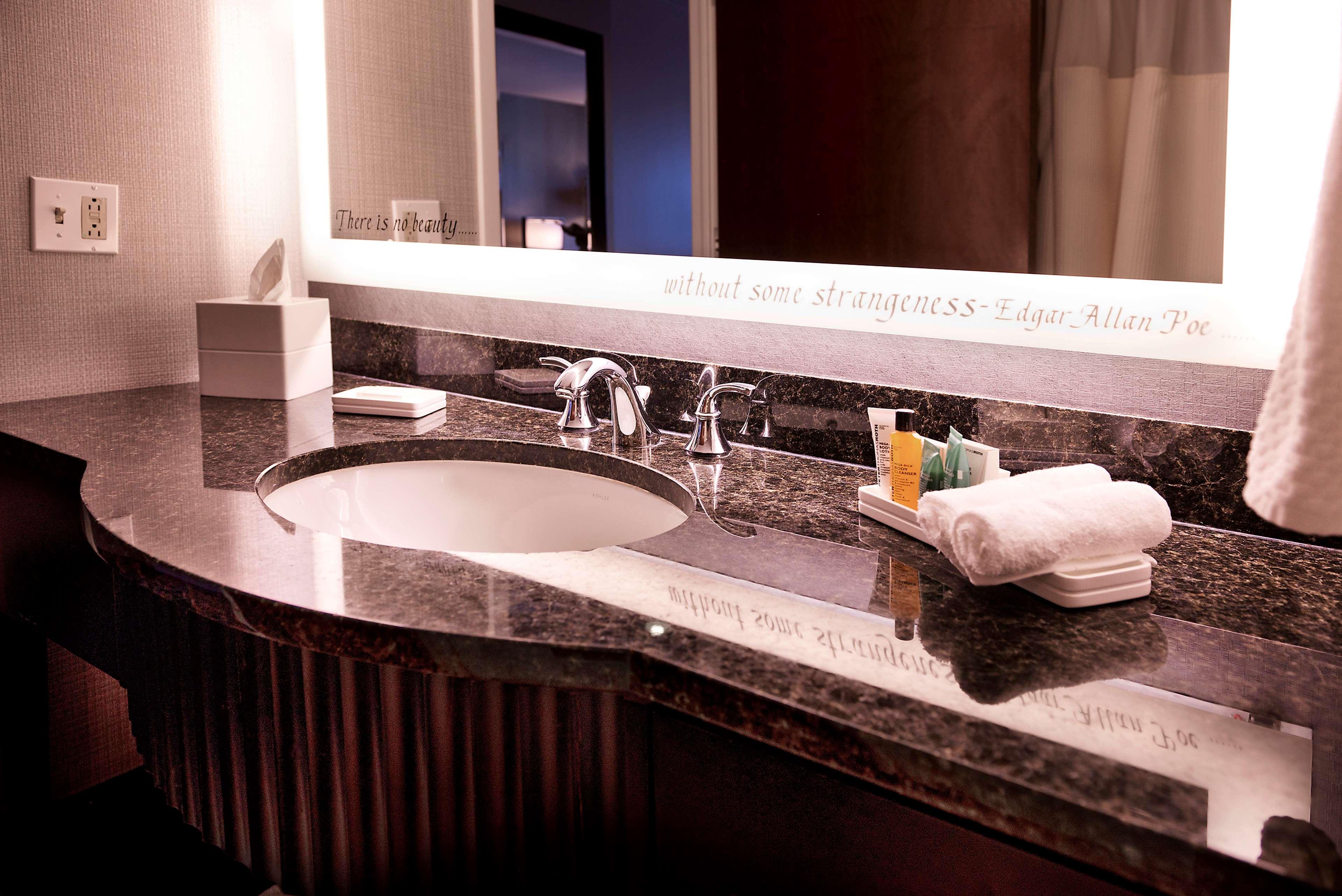 Suite Deluxe King Bed