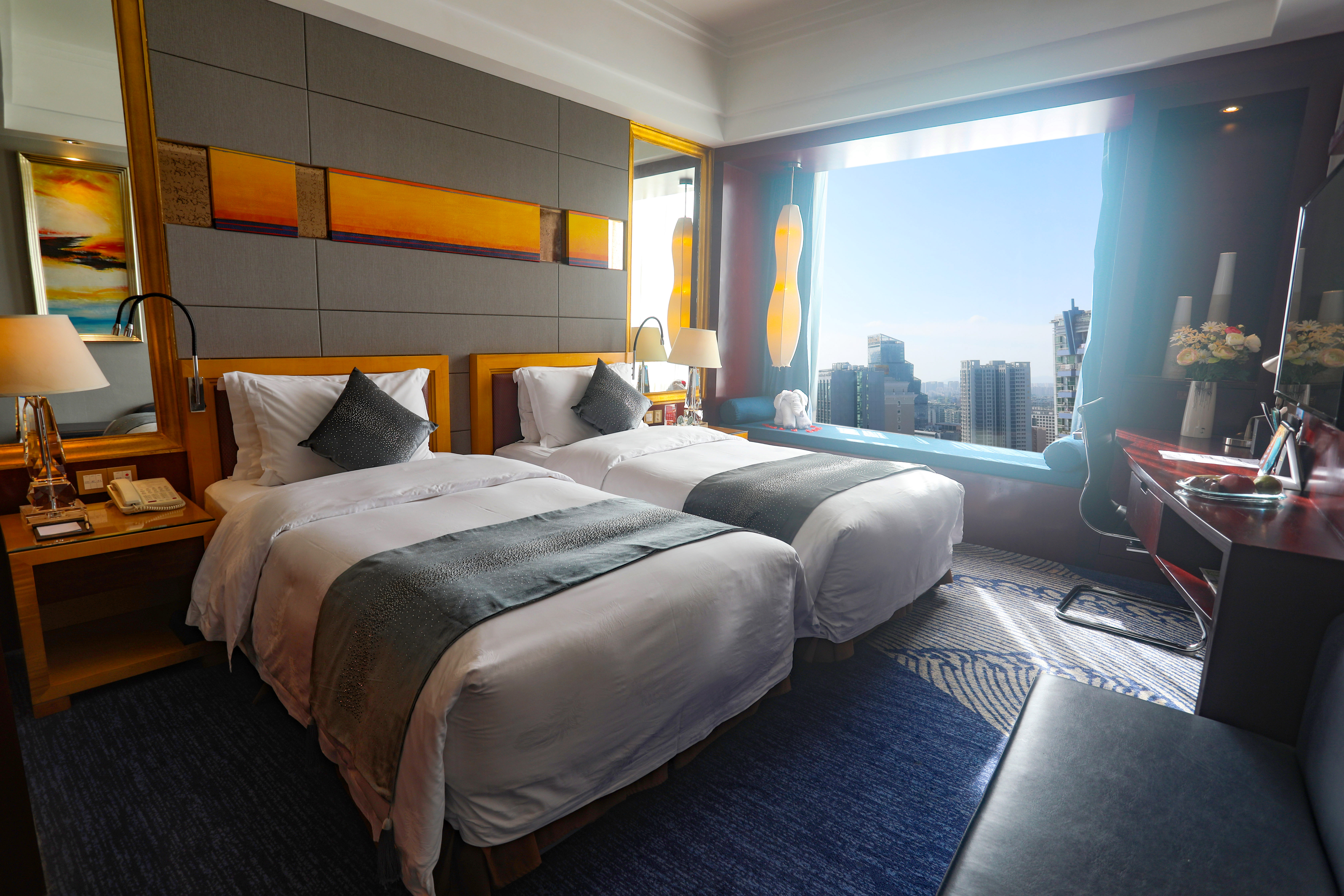 Twin Deluxe City View