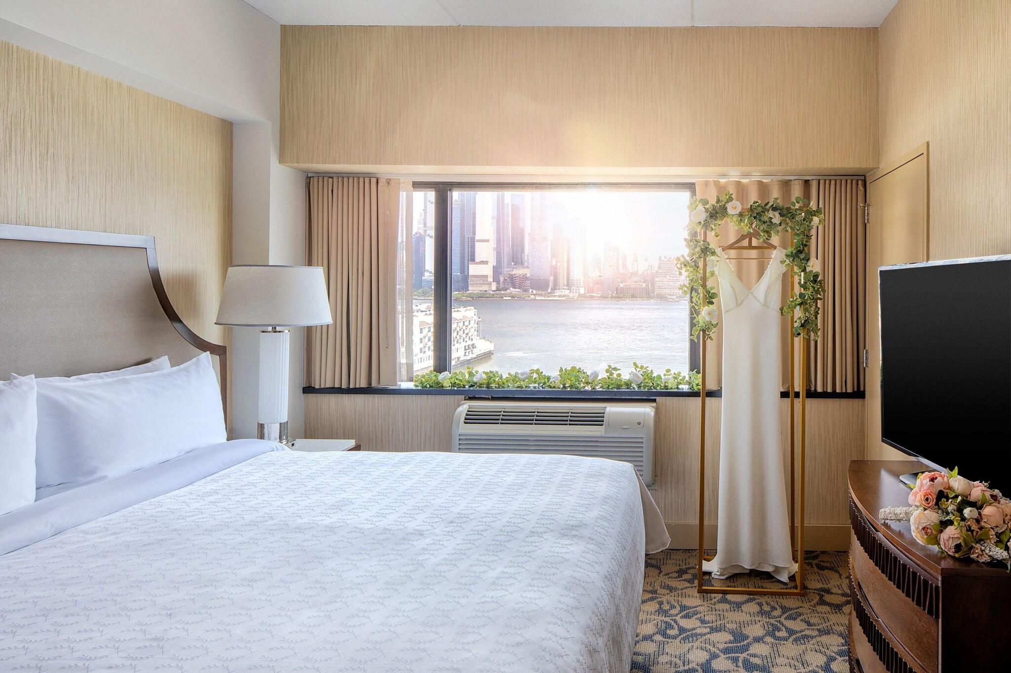 Double City View King Bed