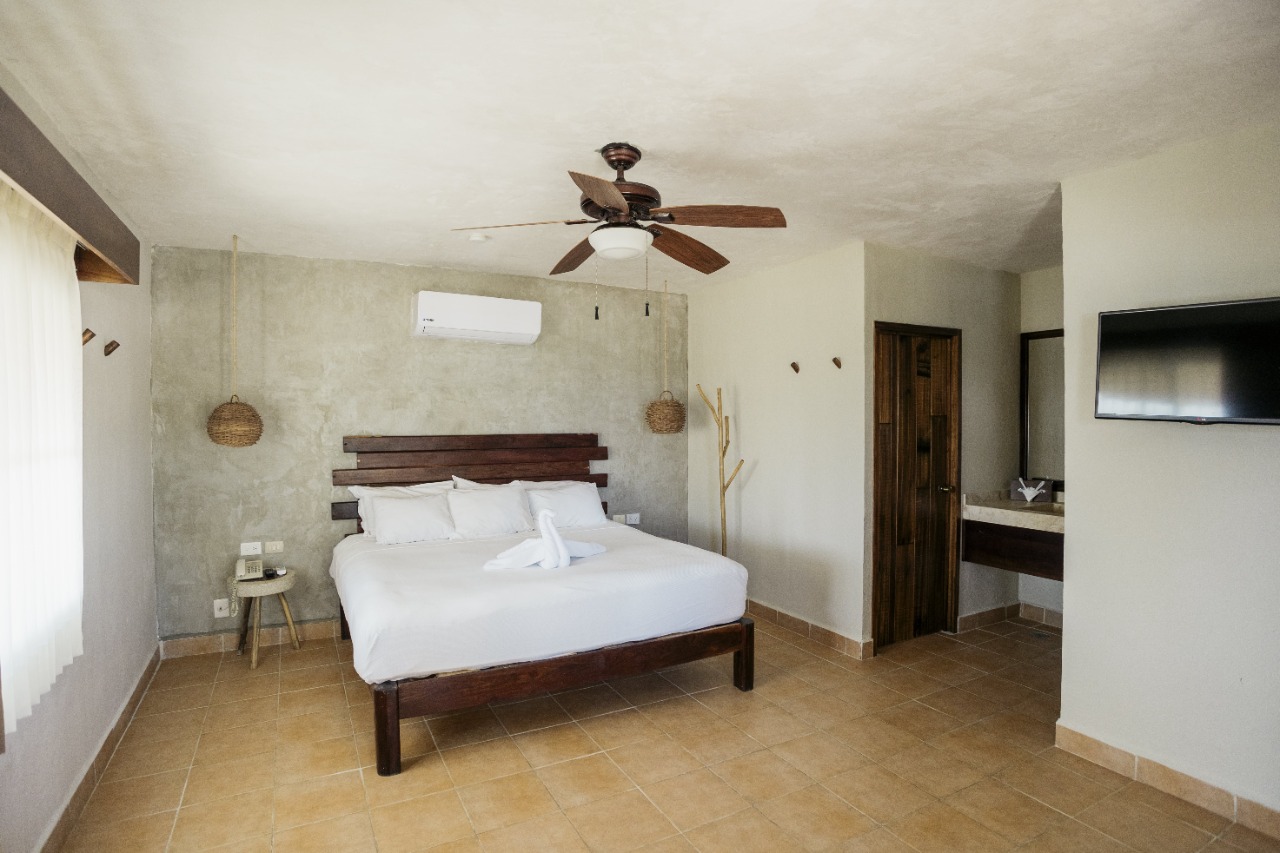 Room Partial Ocean View King Bed