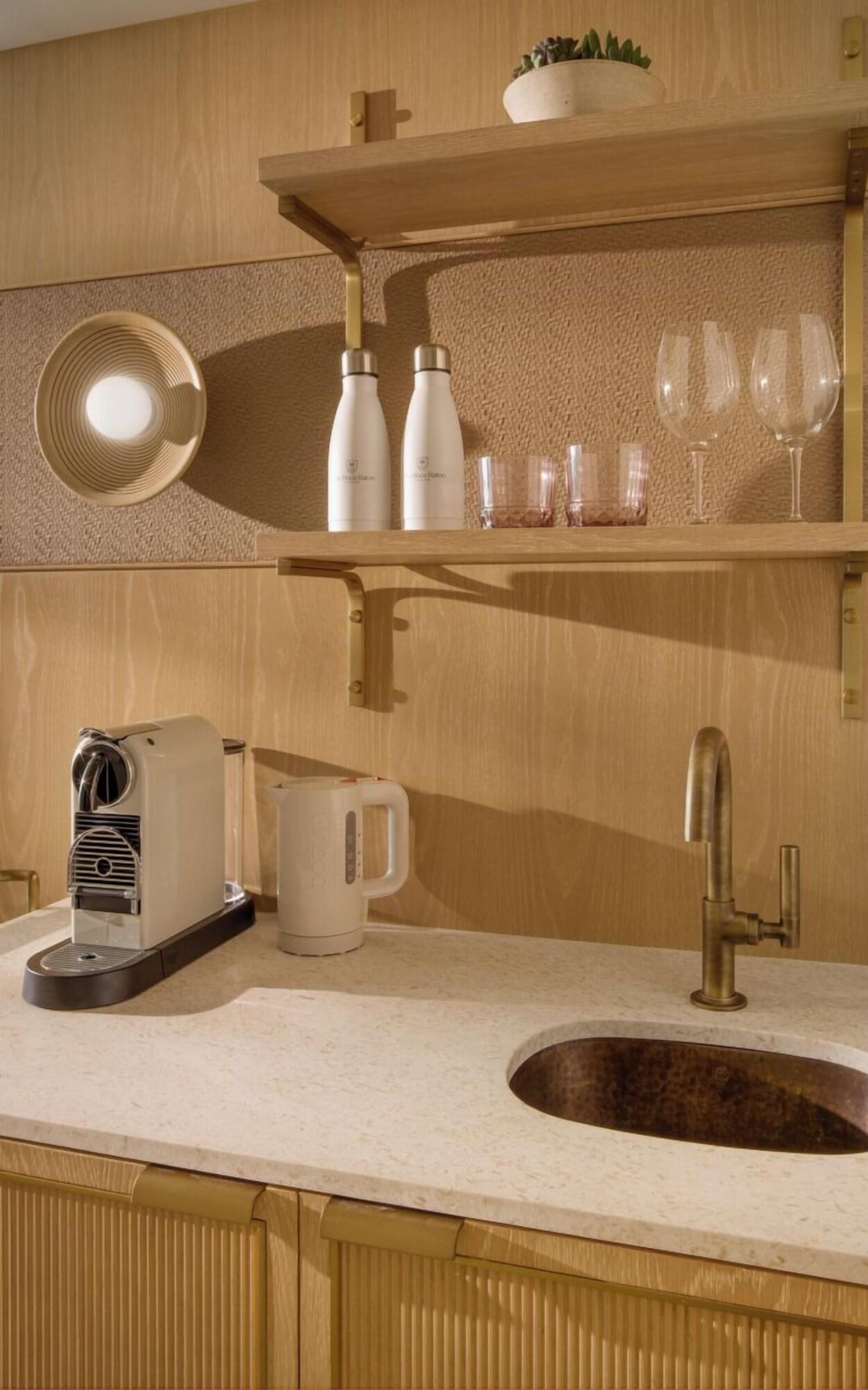 Studio Ocean View King Bed