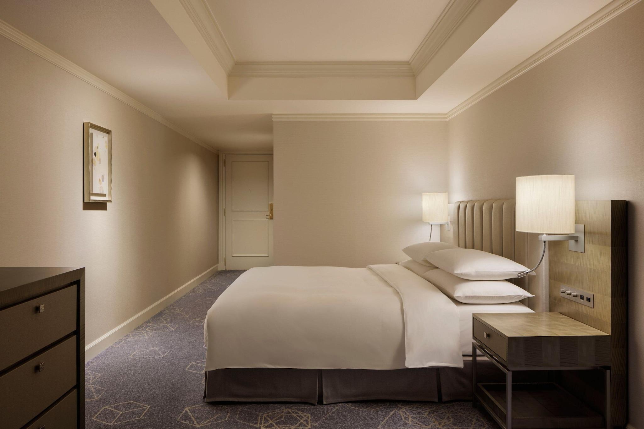 Double Queen Size Bed