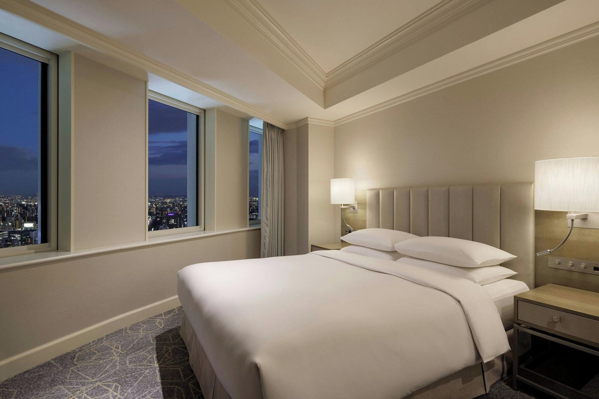 Double Queen Size Bed