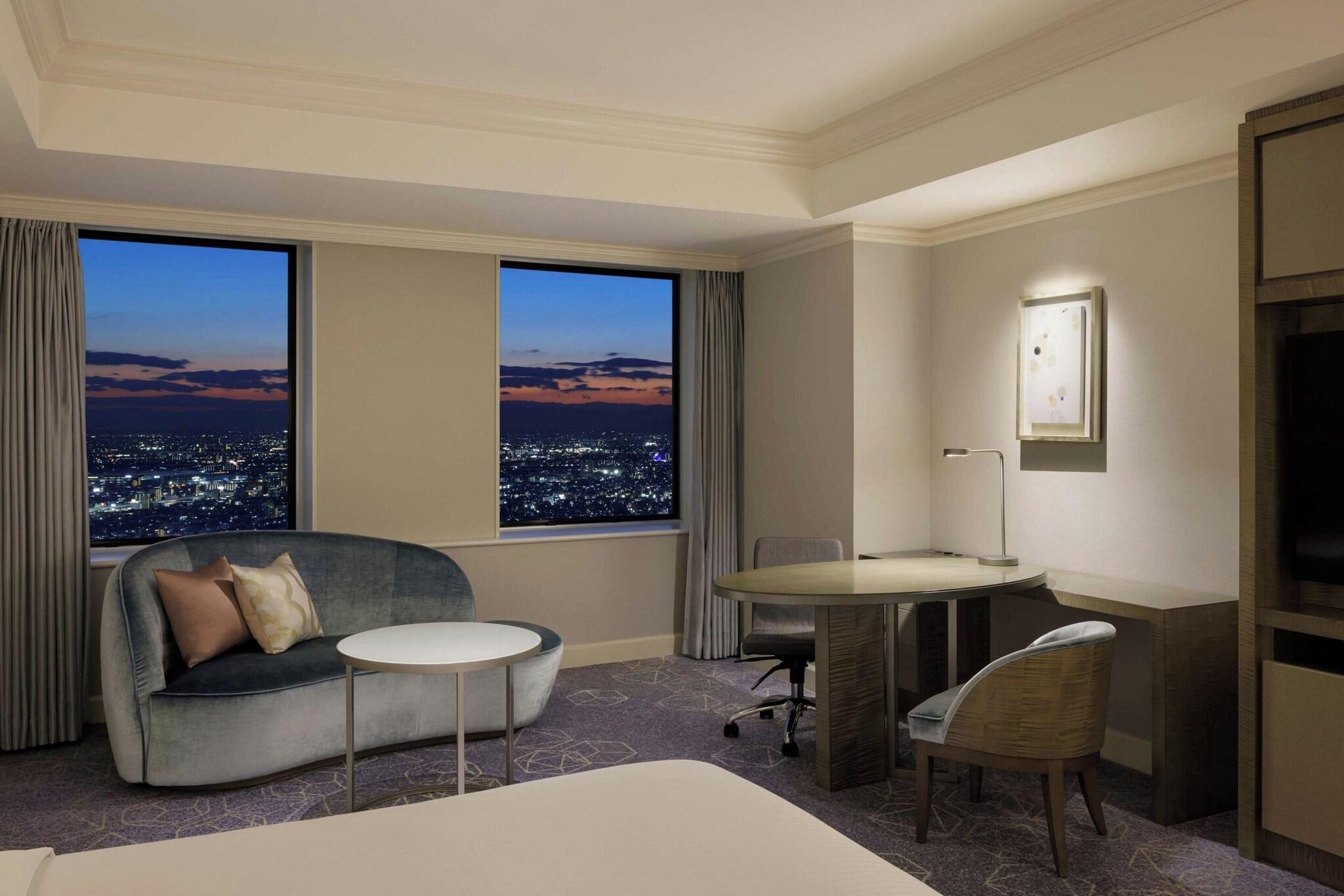 Double Club King Bed