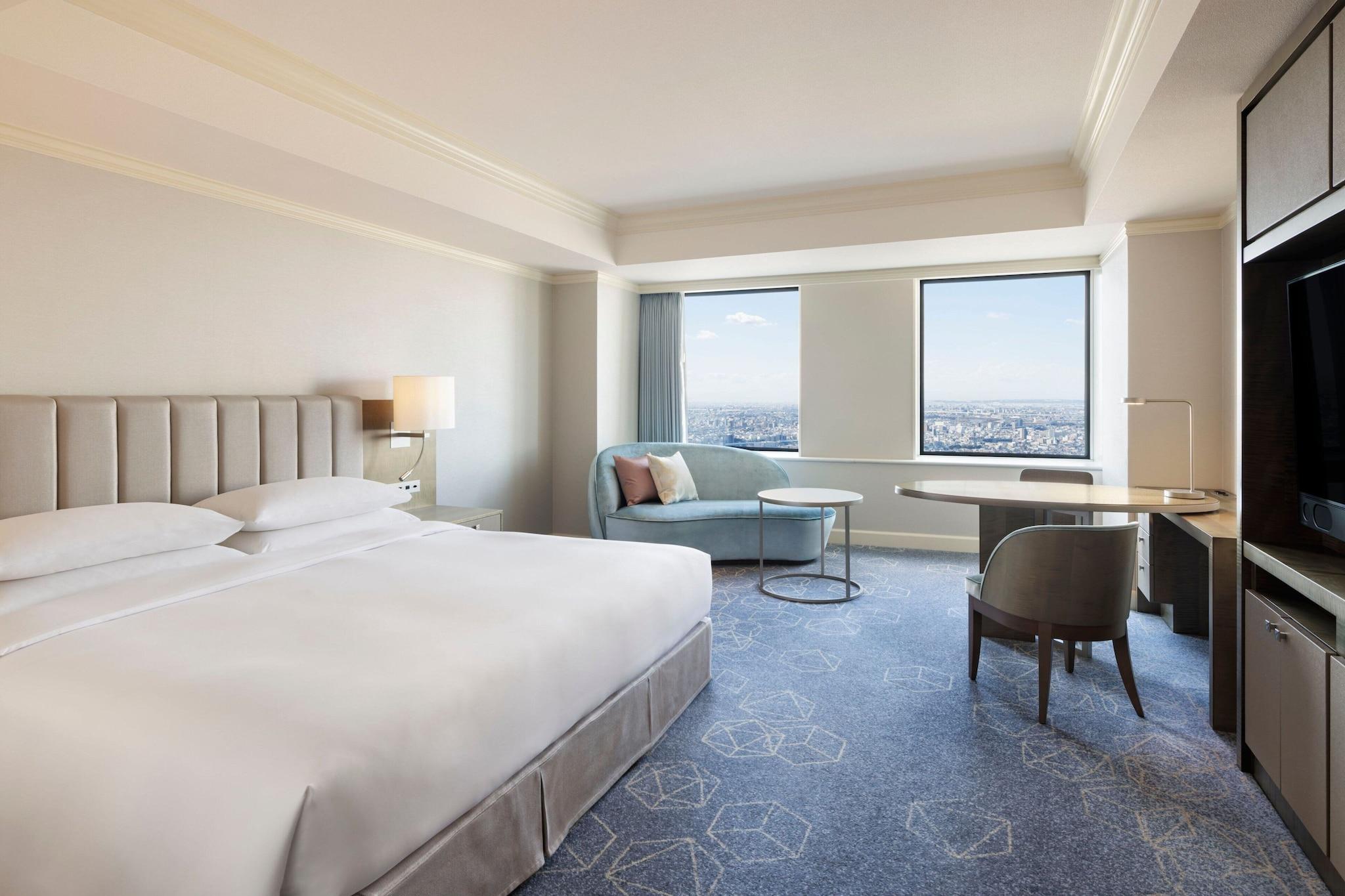 Double Club King Bed