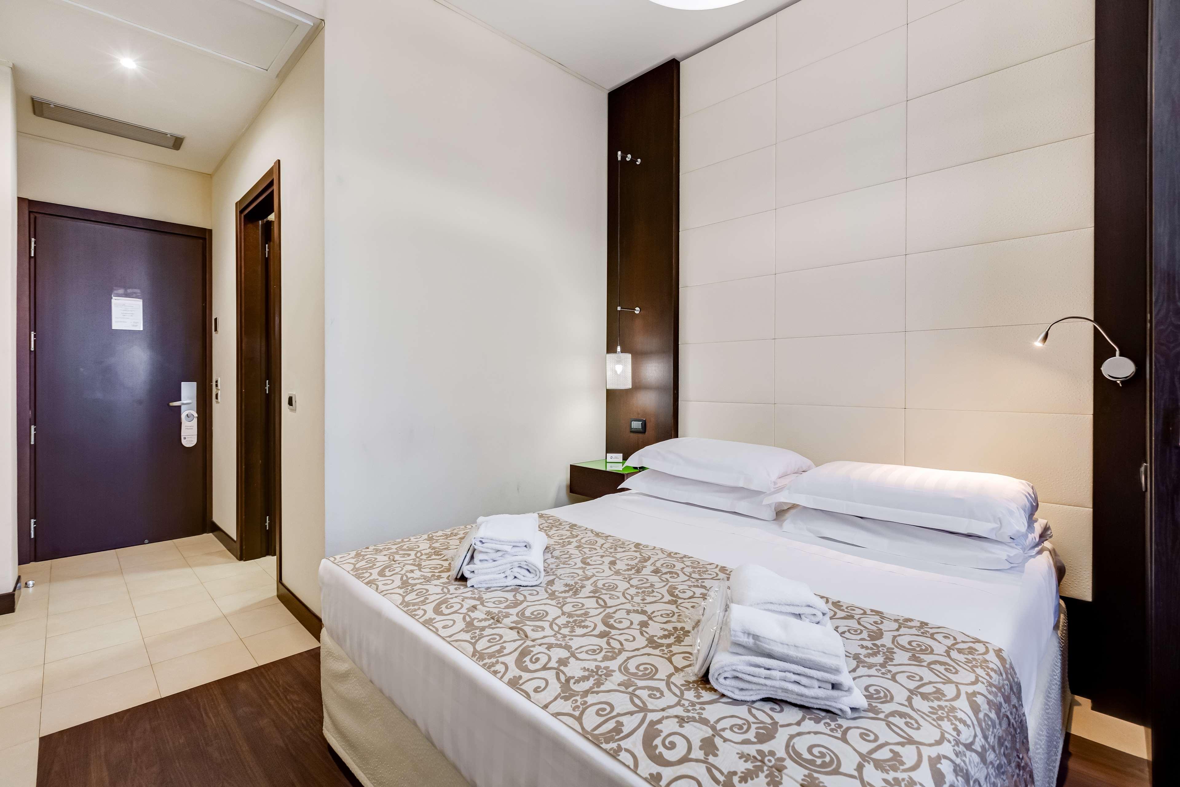 Double Queen Size Bed