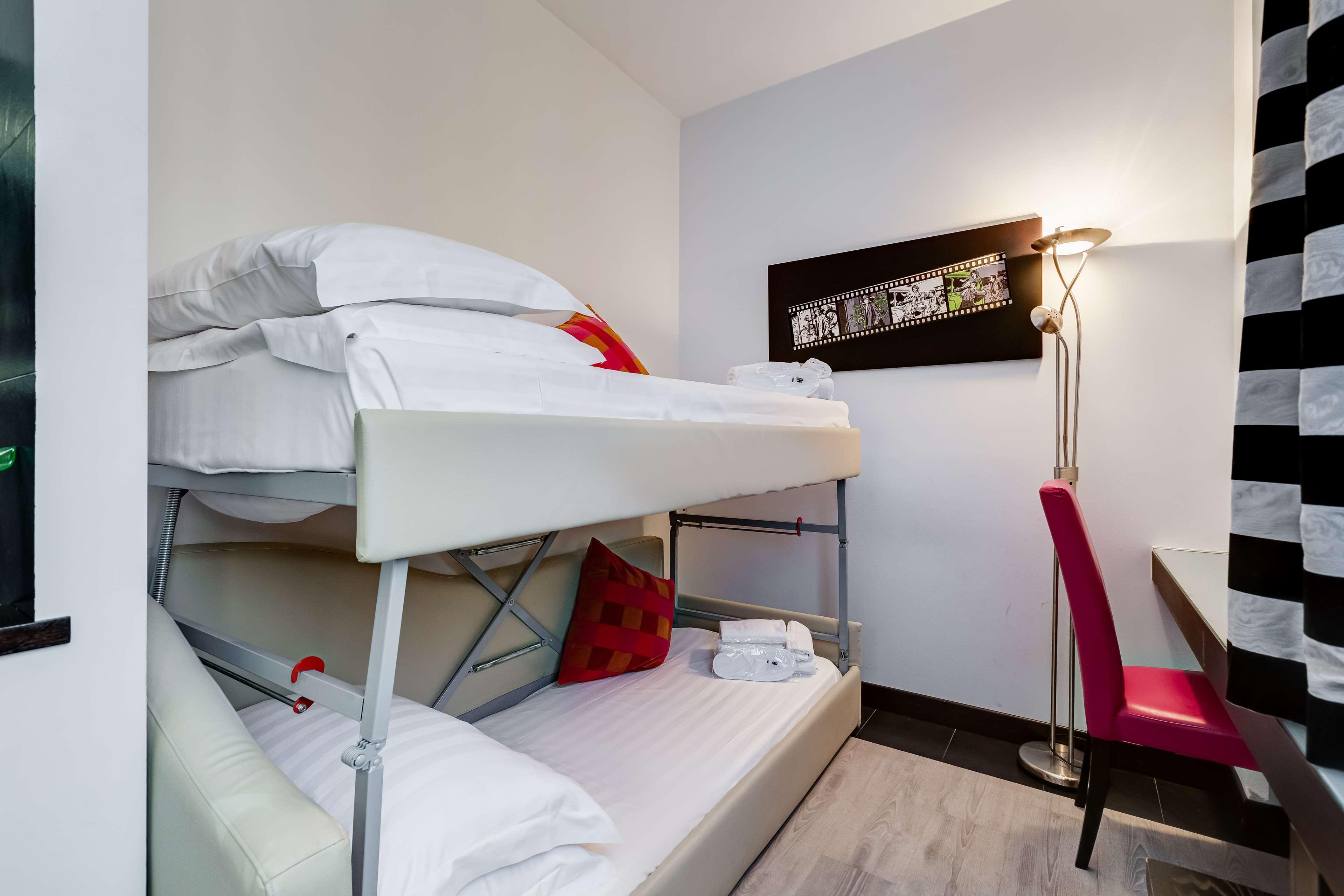 Triple Queen Size Bed