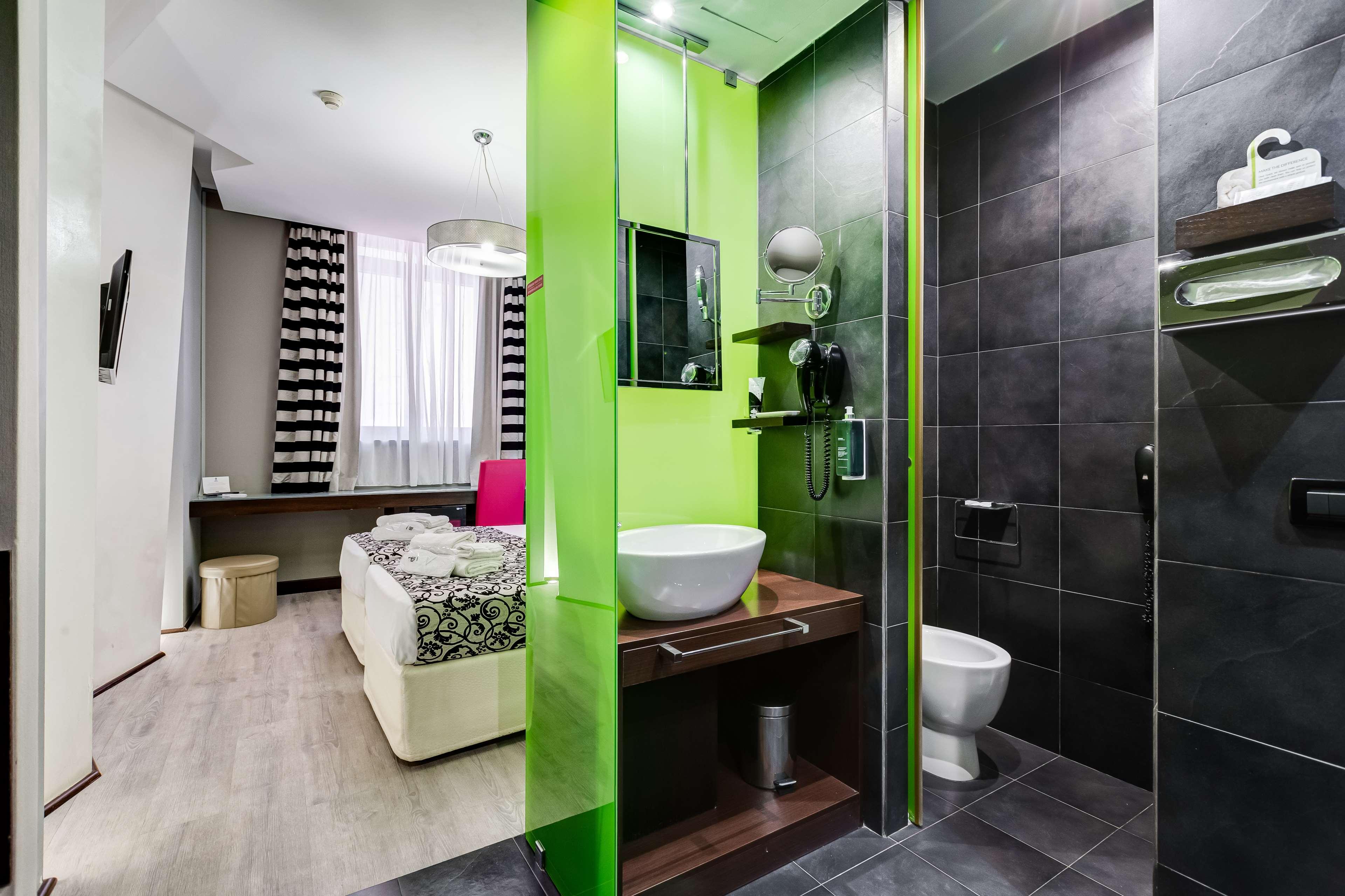 Triple Queen Size Bed