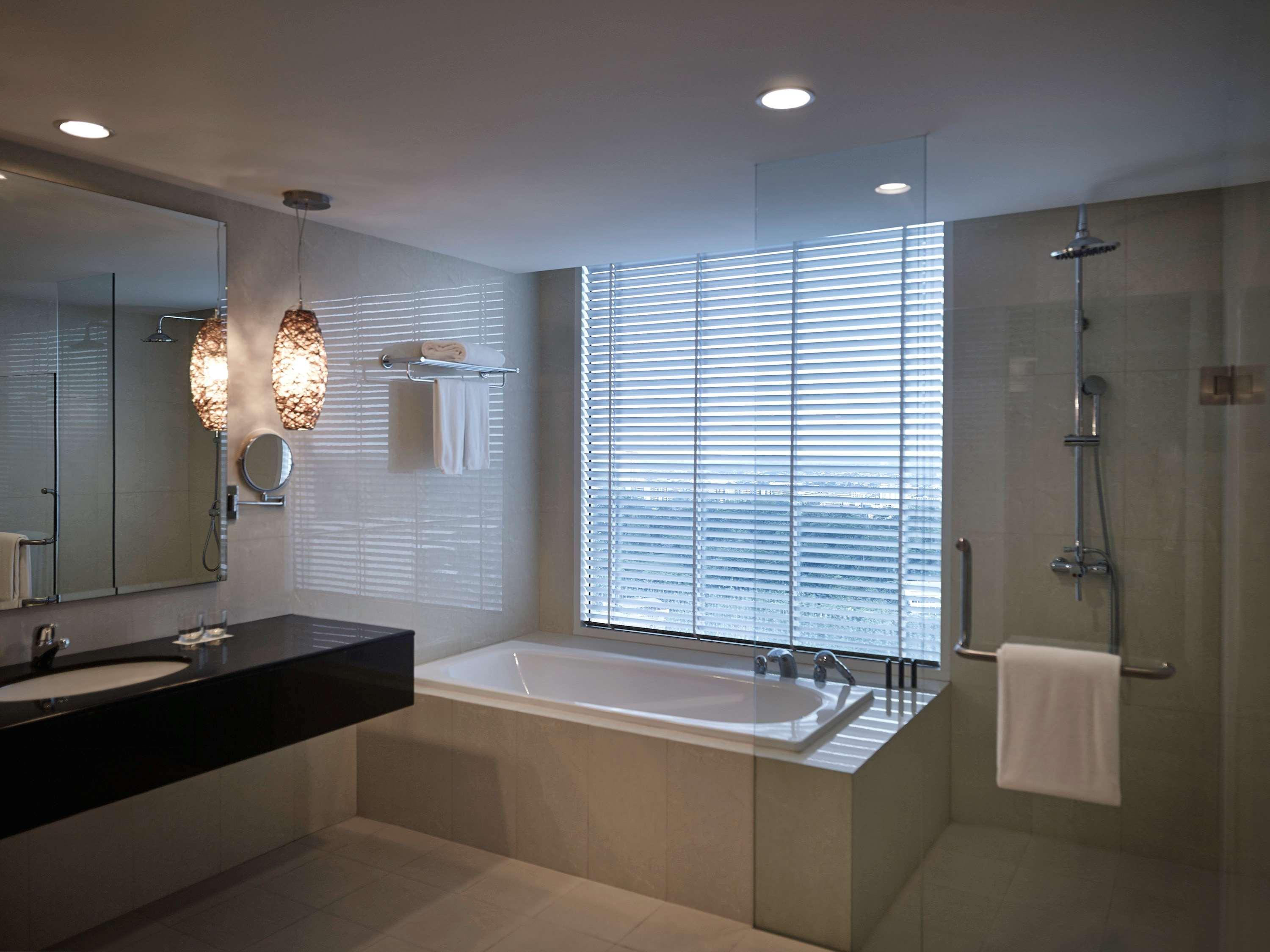 Double Deluxe King Bed