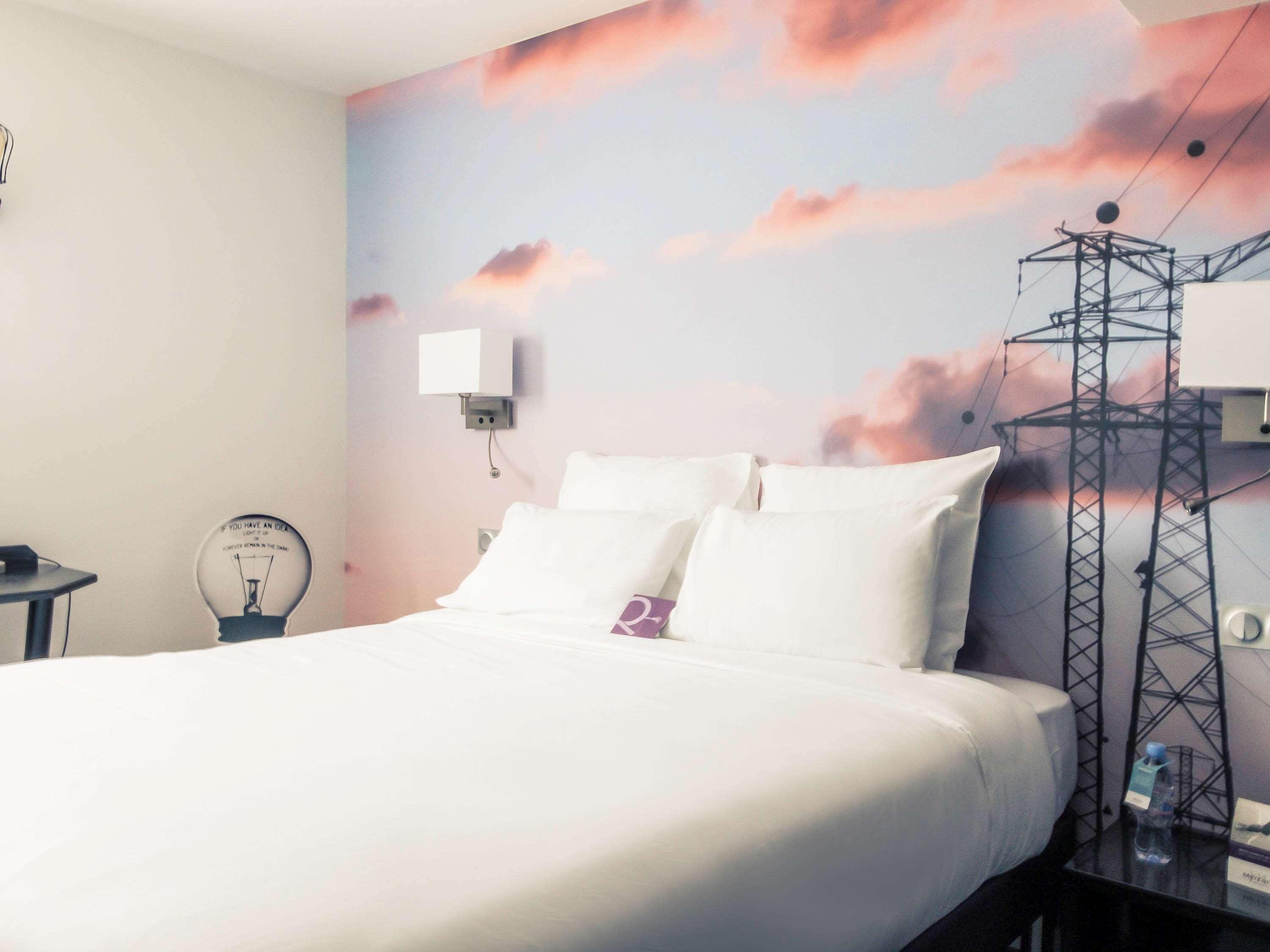 Double Classic Queen Bed