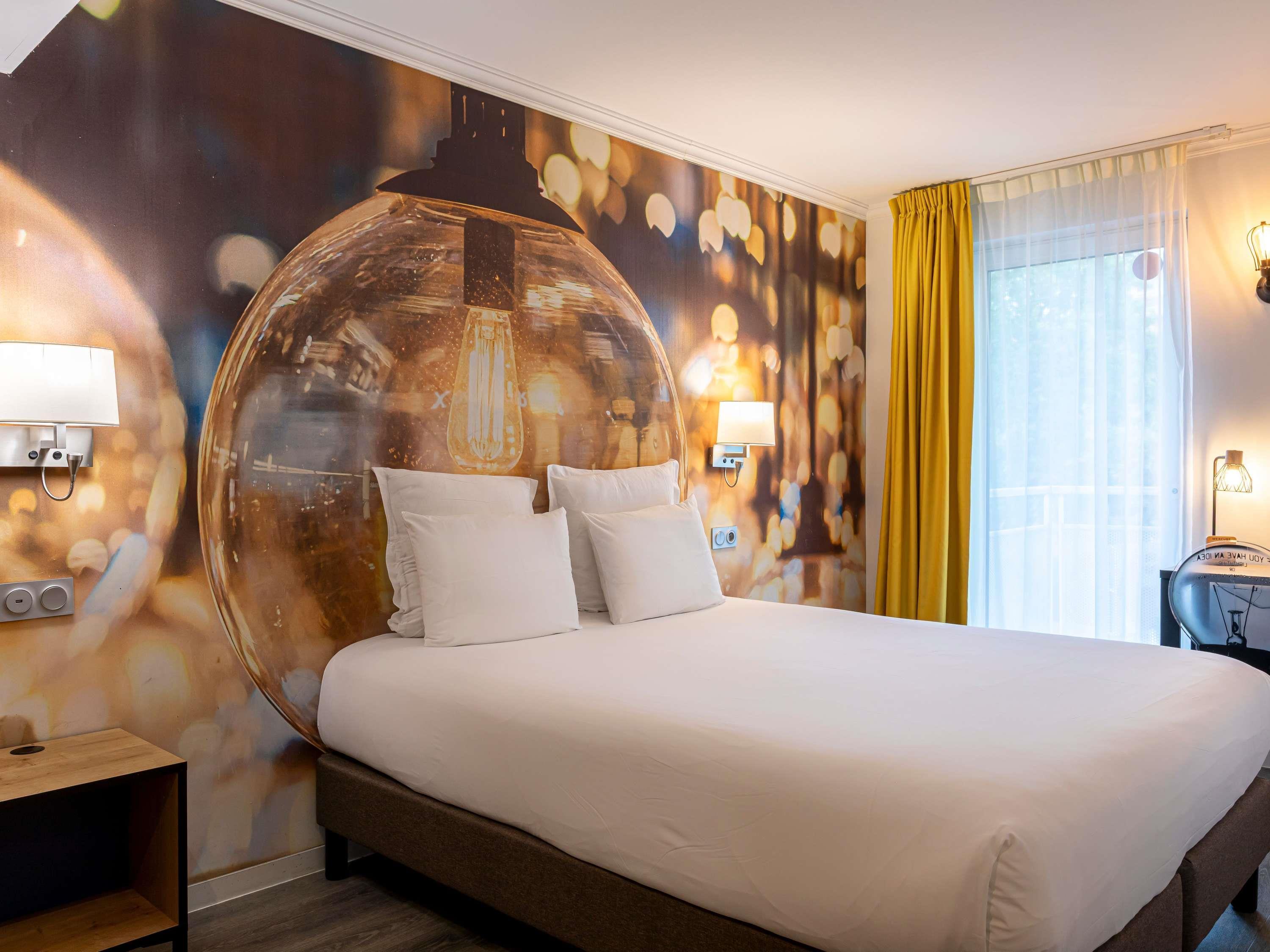 Double Classic Queen Bed