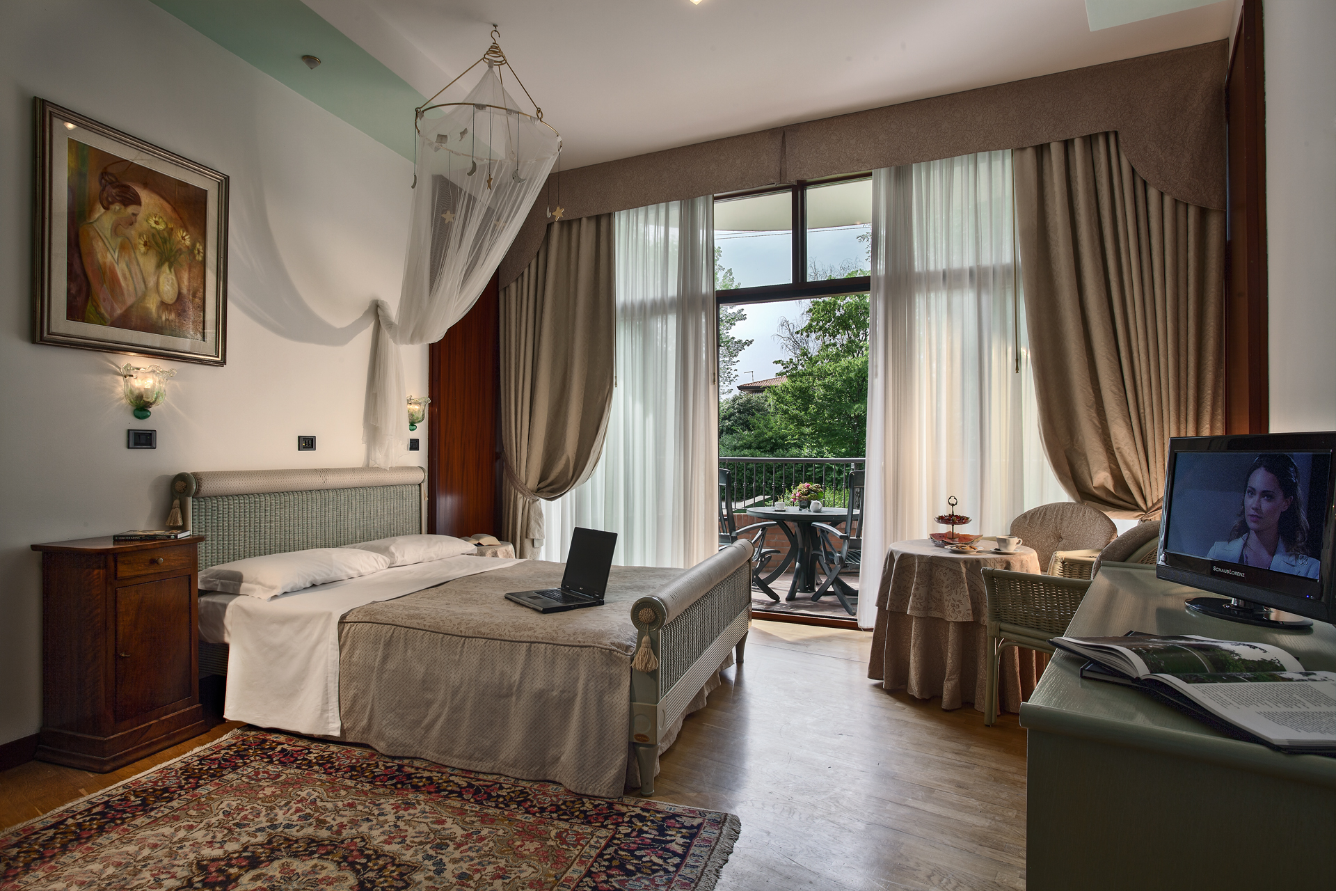 Double or Twin Standard