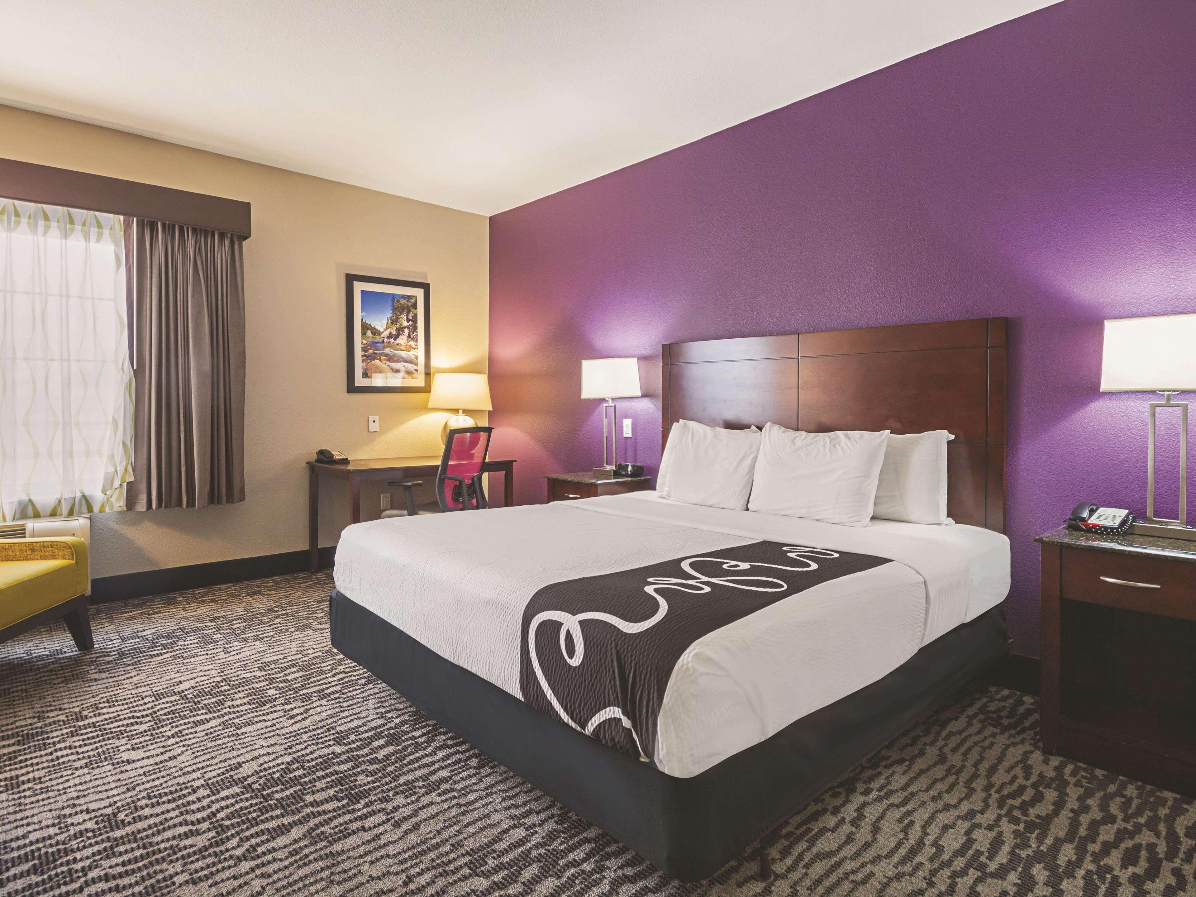 Room King Bed Non Smoking