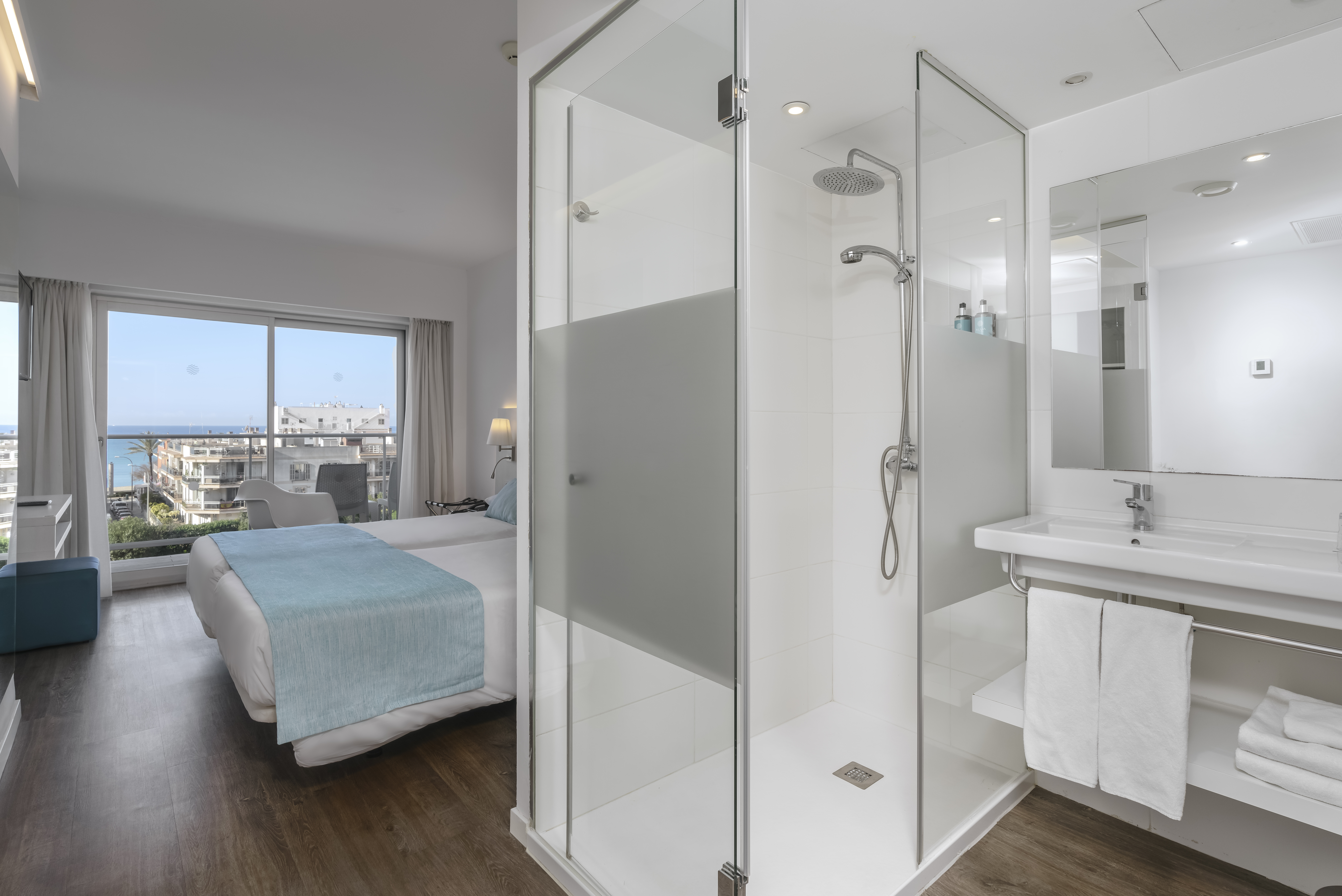 Double or Twin Superior Sea View