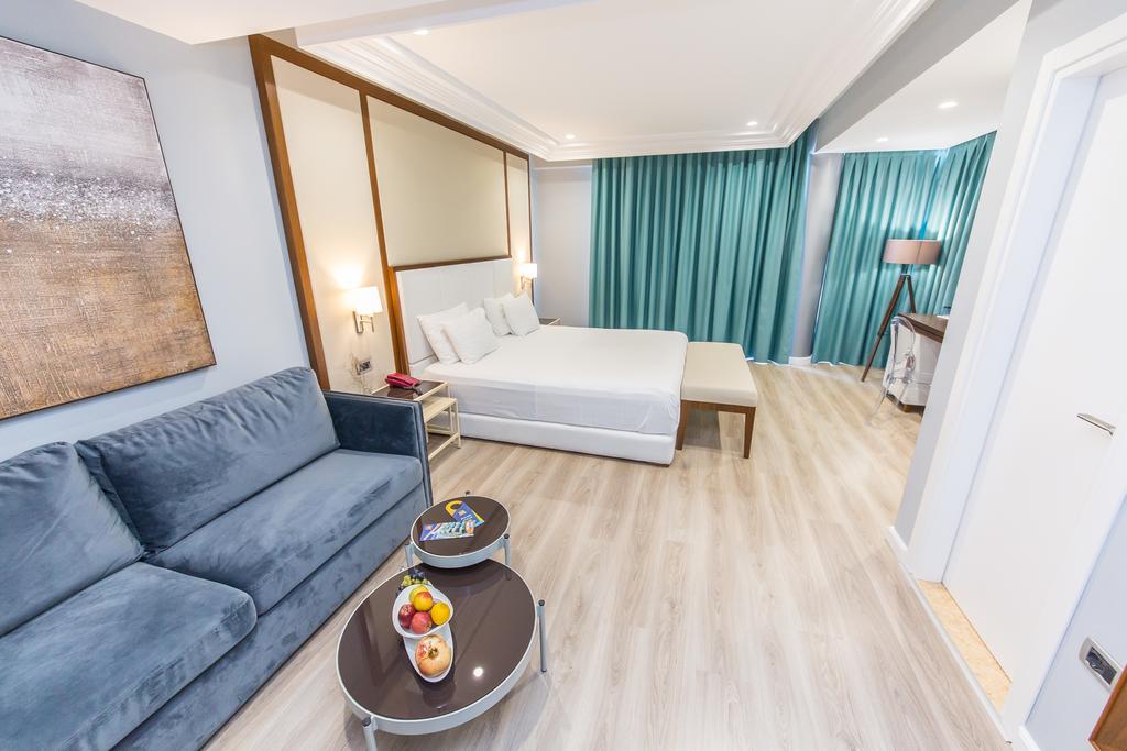 Double Superior Side Sea View