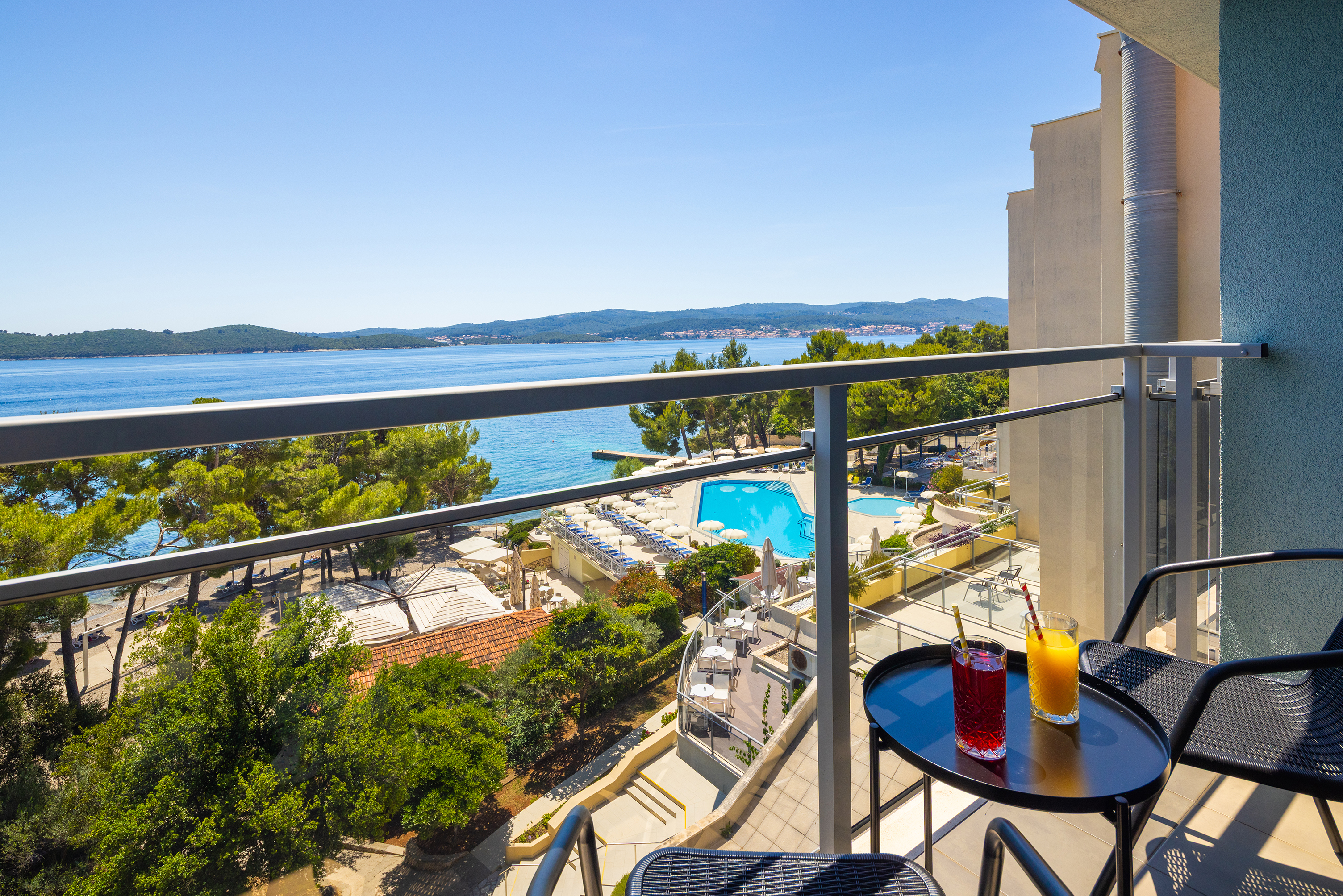 Family Room Side Sea View with Balcony
