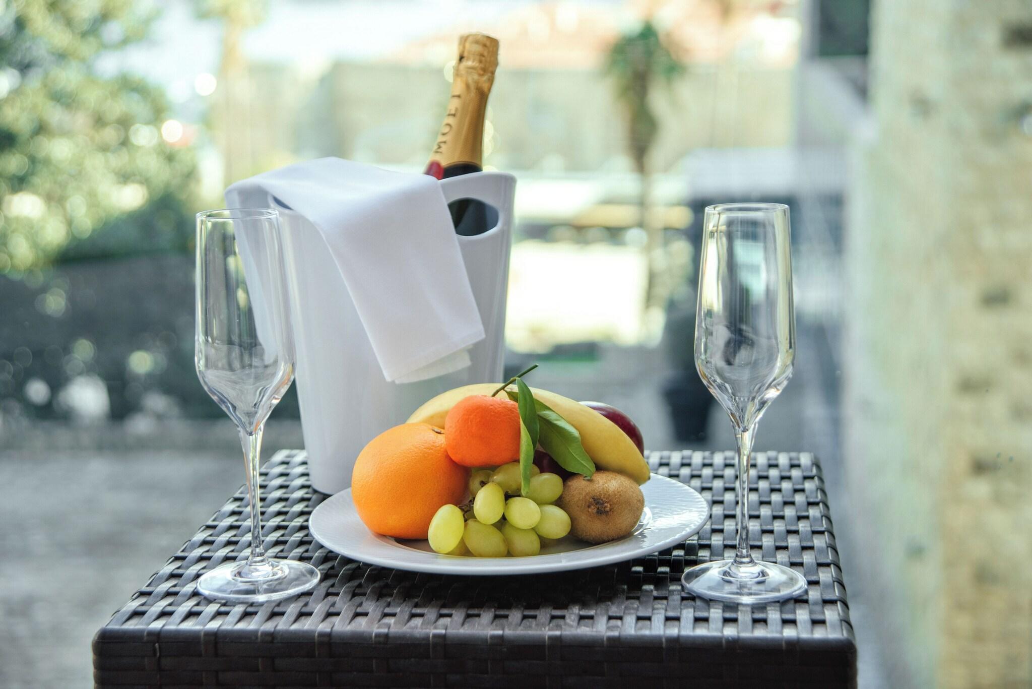 Family Room Queen Size Bed