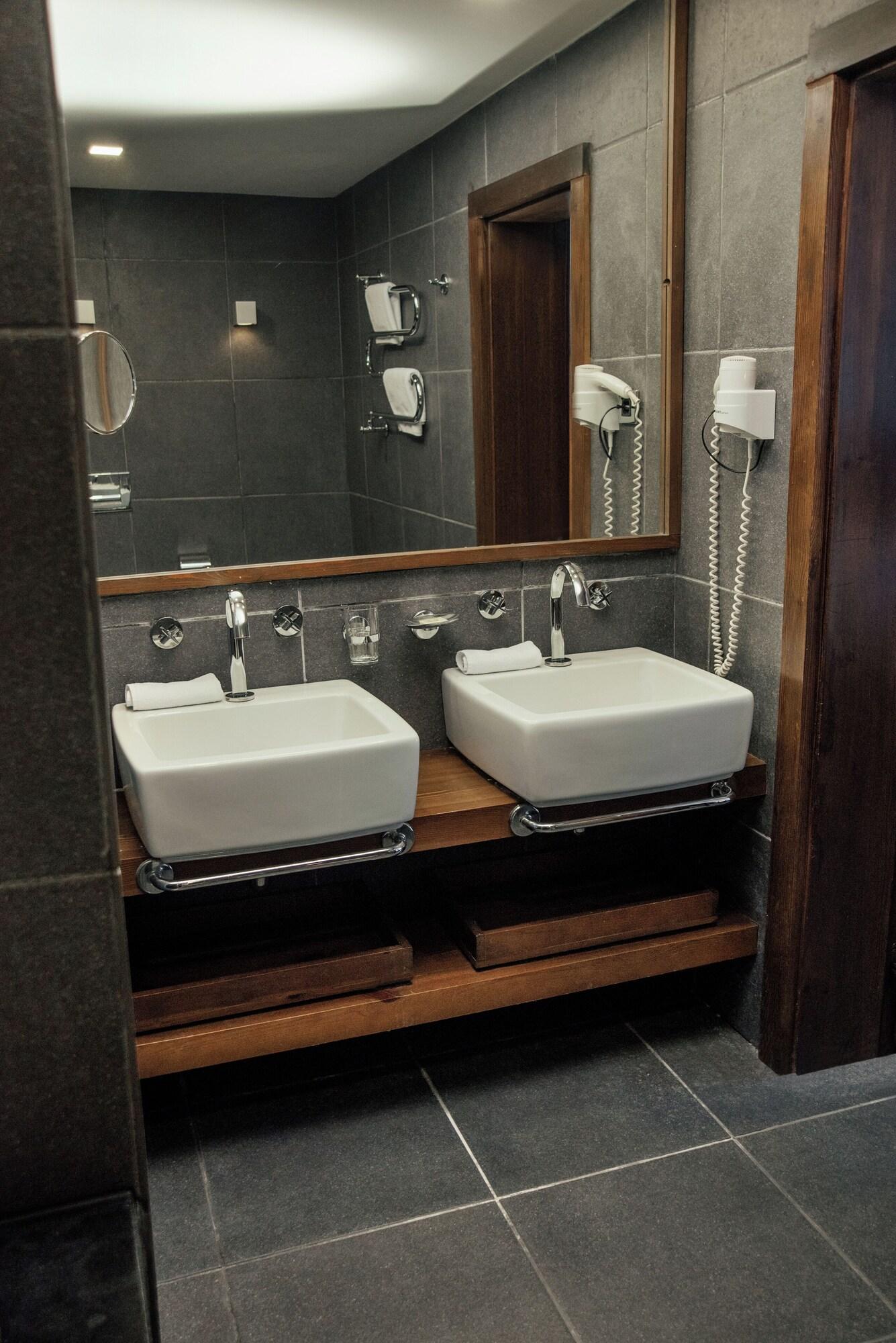 Family Room Queen Size Bed