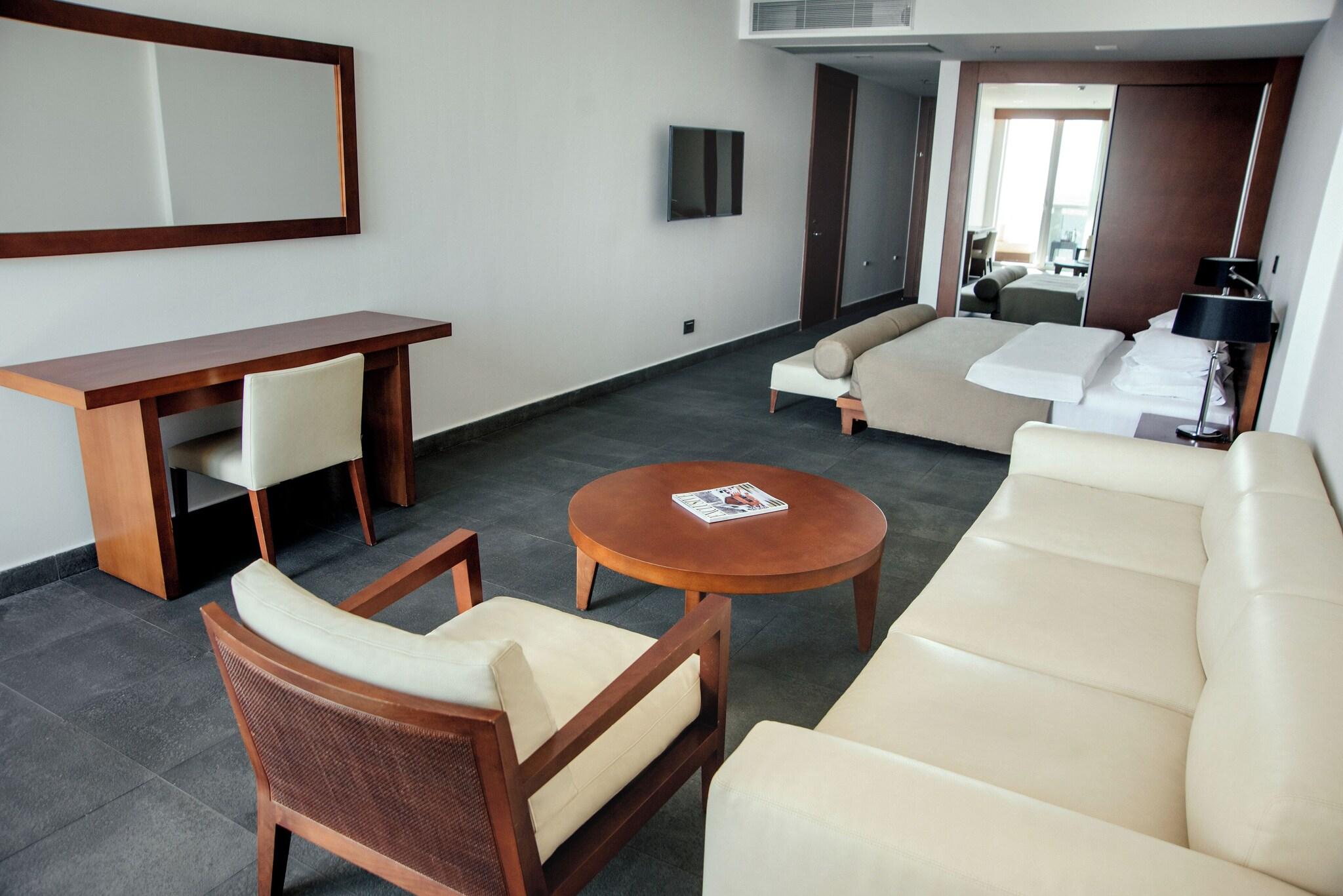 Suite Two Queen Beds