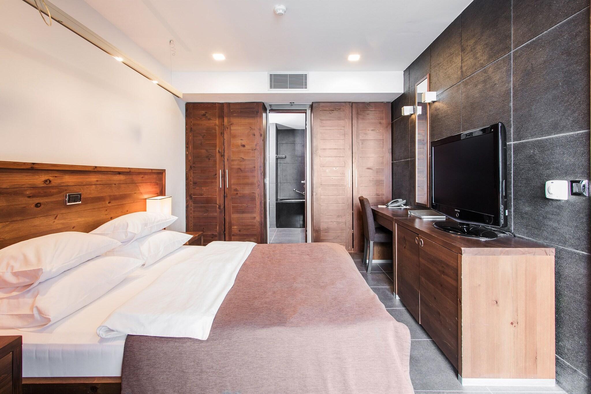 Quadruple Presidential with Views