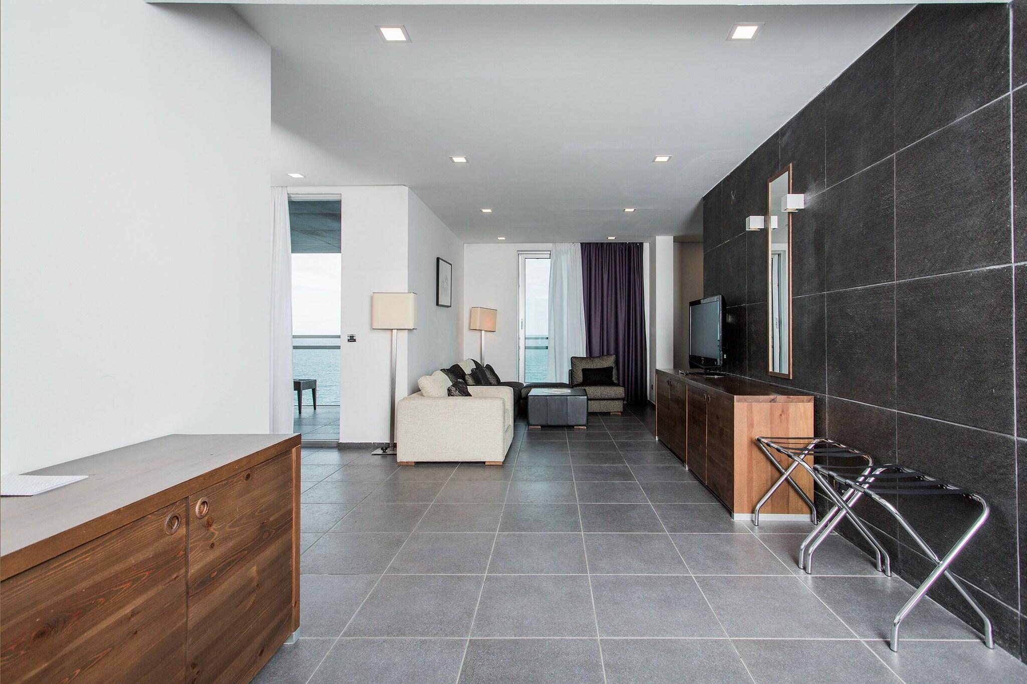 Quadruple Presidential with Views