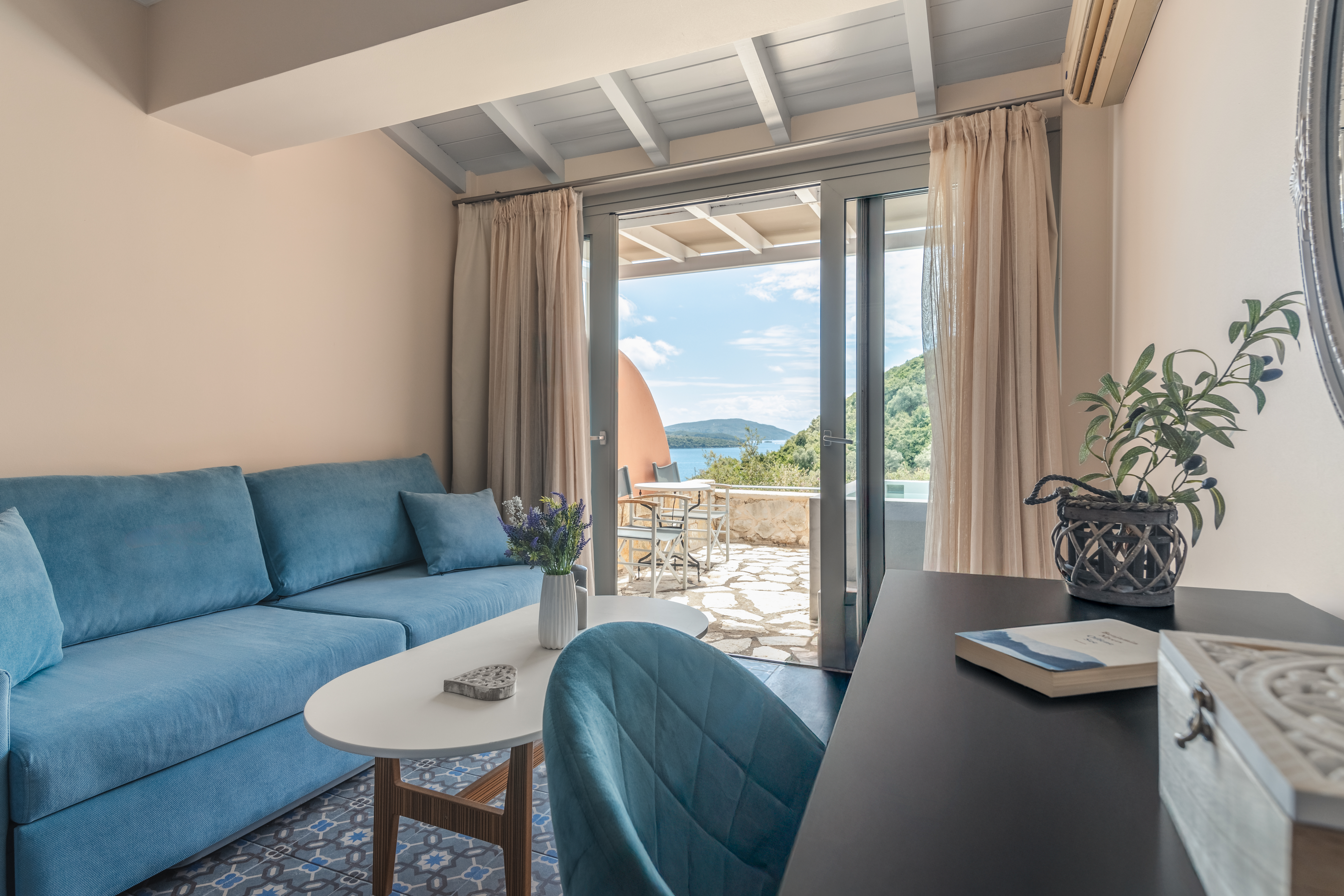 Junior Suite with Jacuzzi with Views