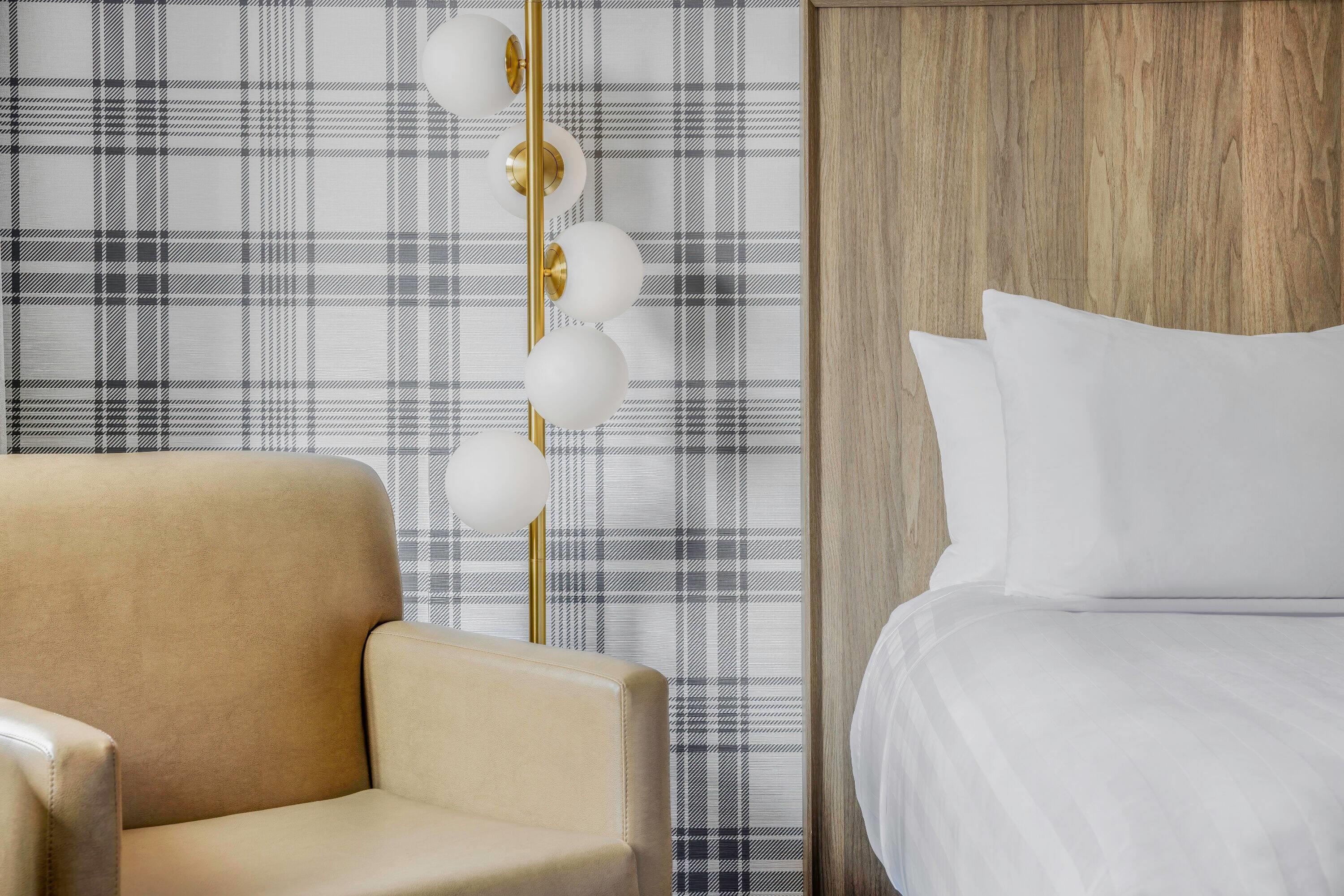 Quadruple Non Smoking