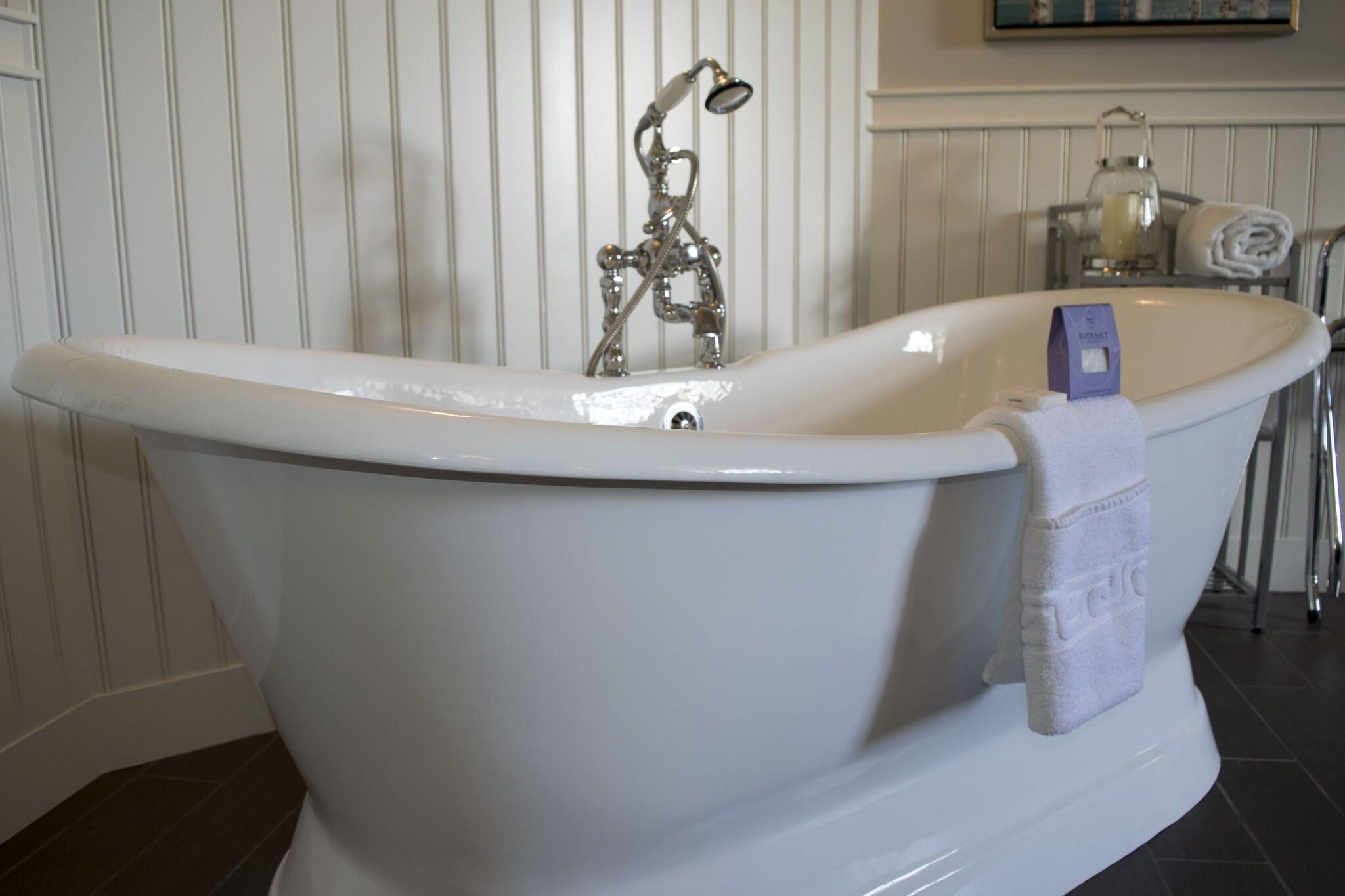 Double Deluxe King Bed