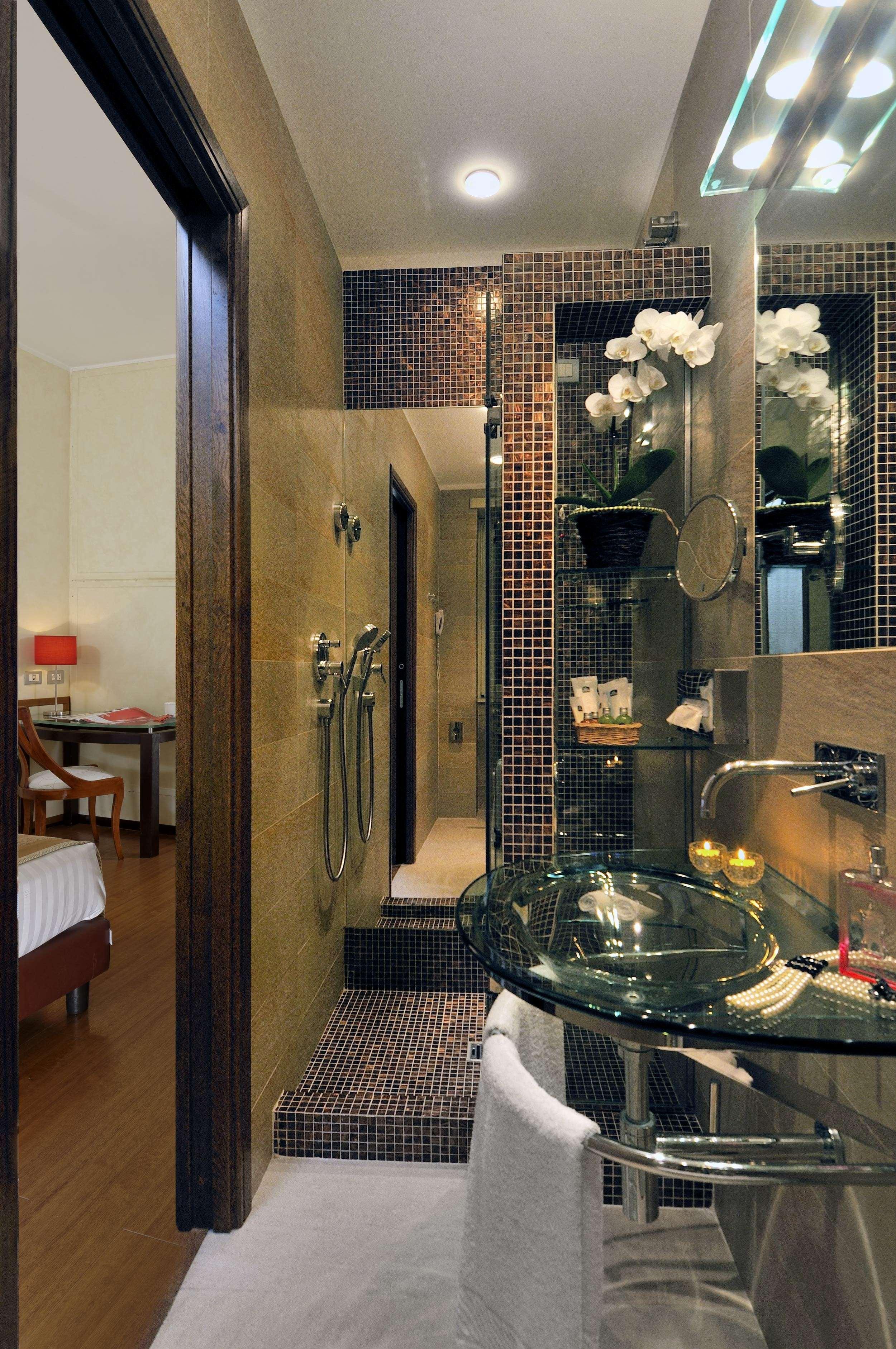 Double Queen Size Bed