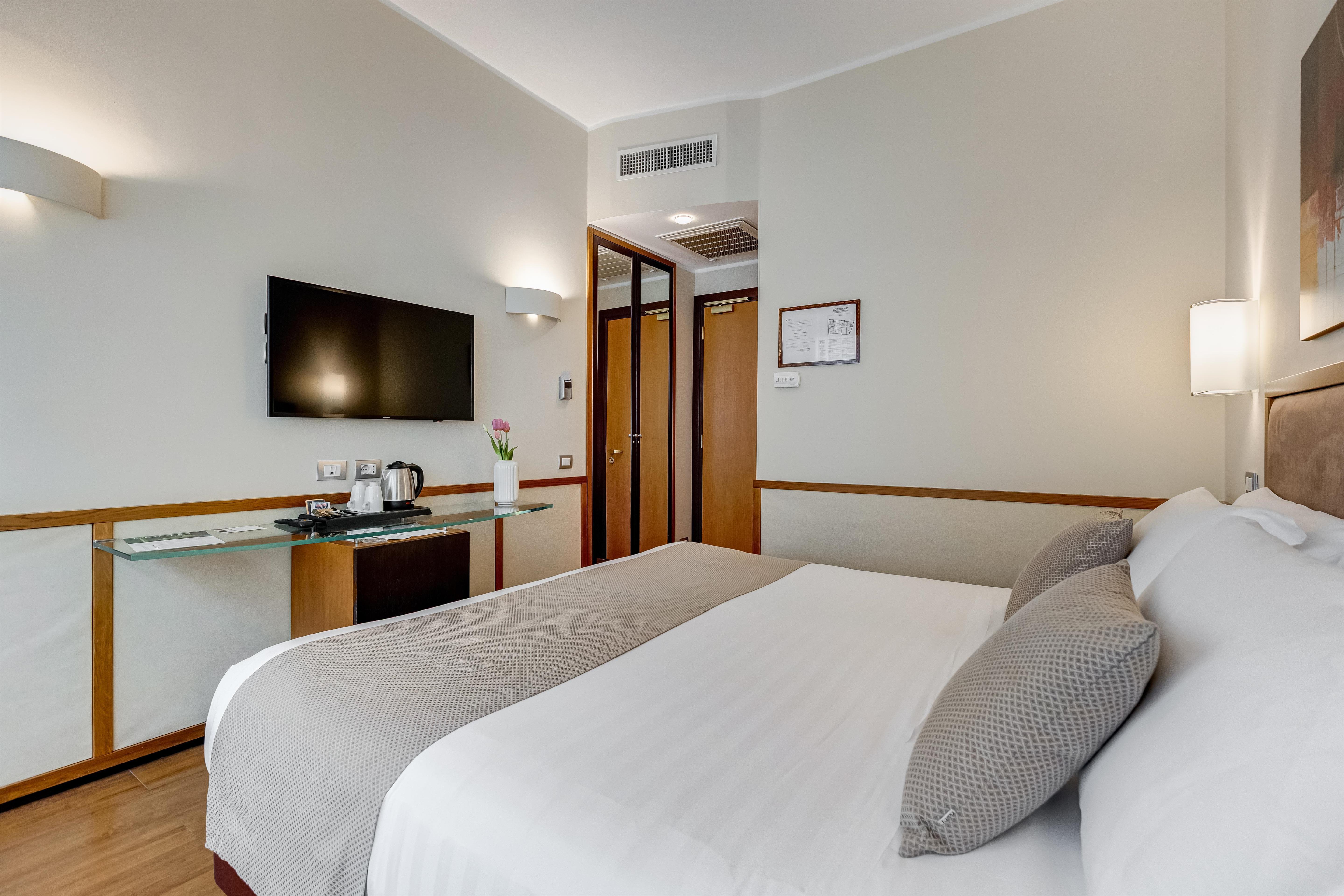 Double Queen Size Bed
